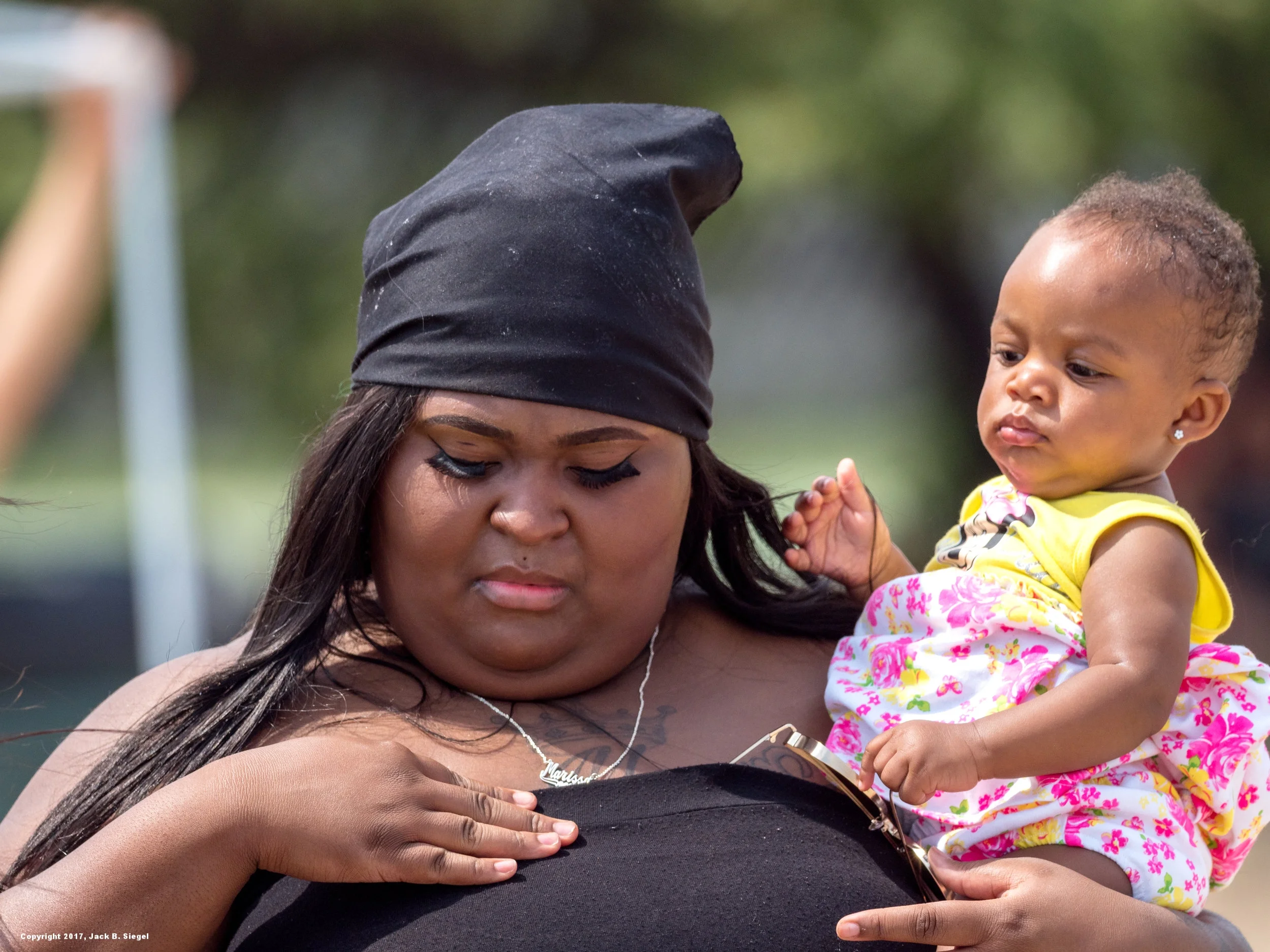 P1010330_sRGBCopyright__Relative_Mother and Child.jpg