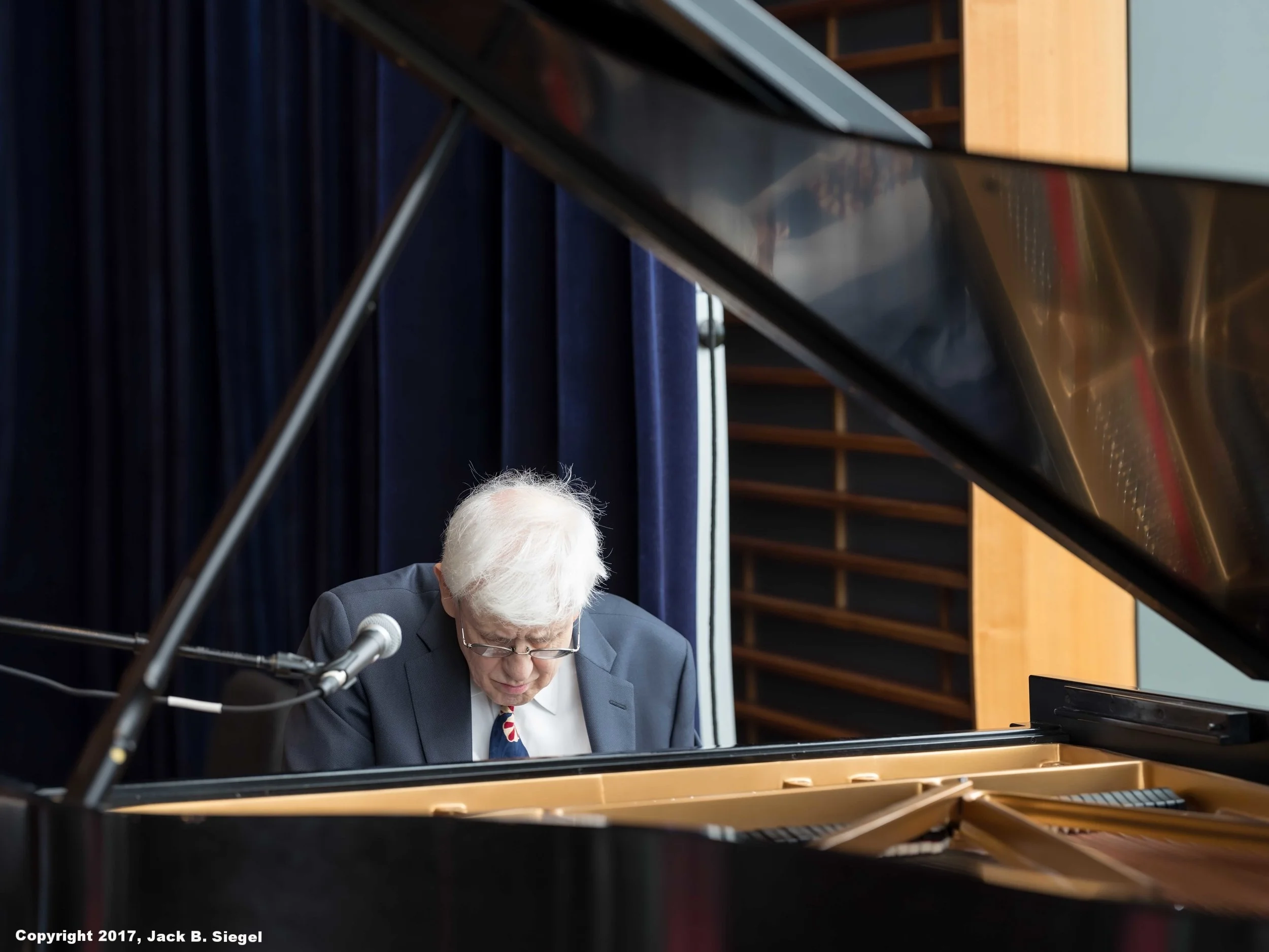 _DSF3711_Copyright_sRGB_Relative_Mark Naftalin.jpg