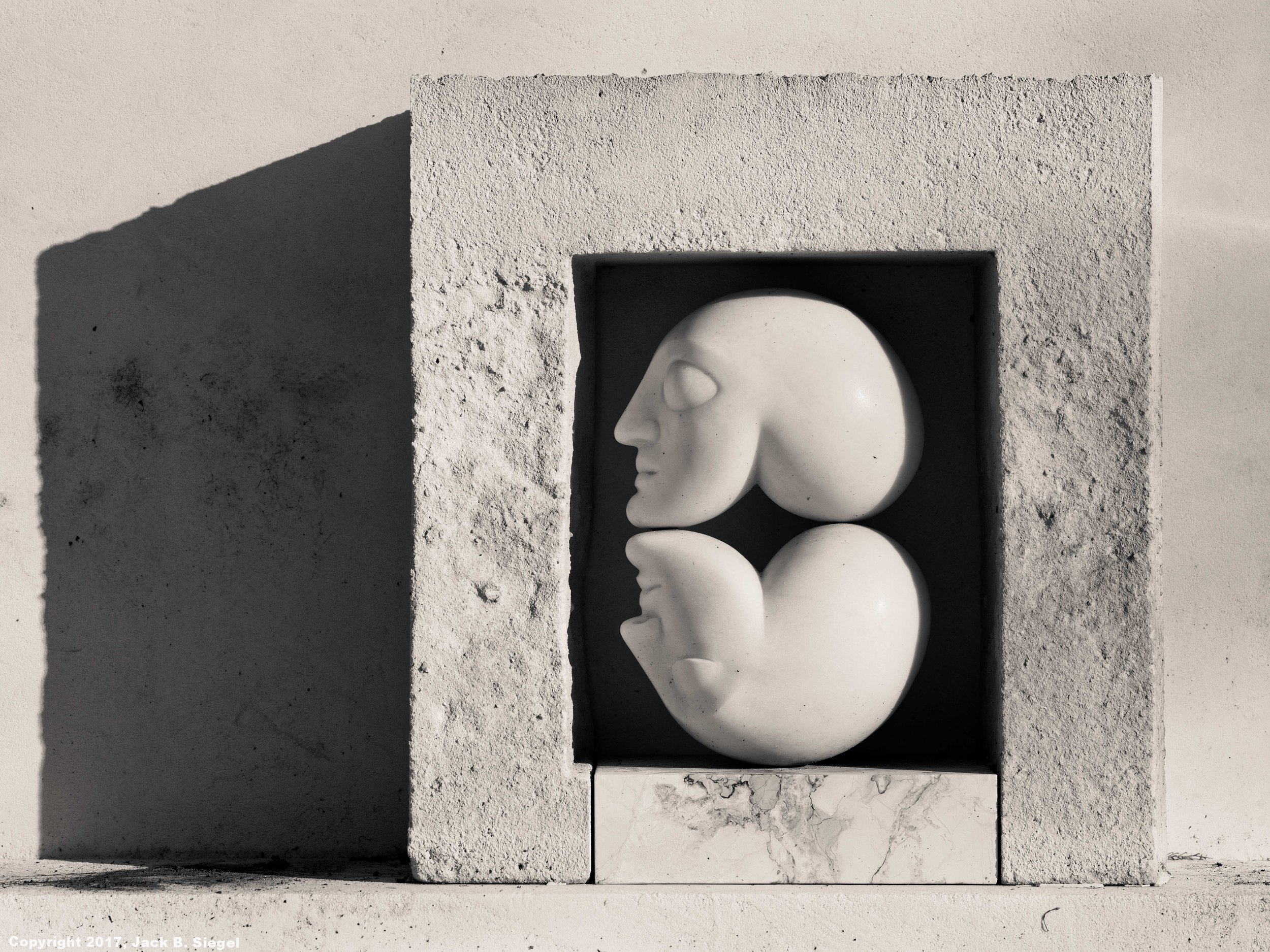 _DSF5196_Copyright_sRGB__Relative_Two Heads.jpg