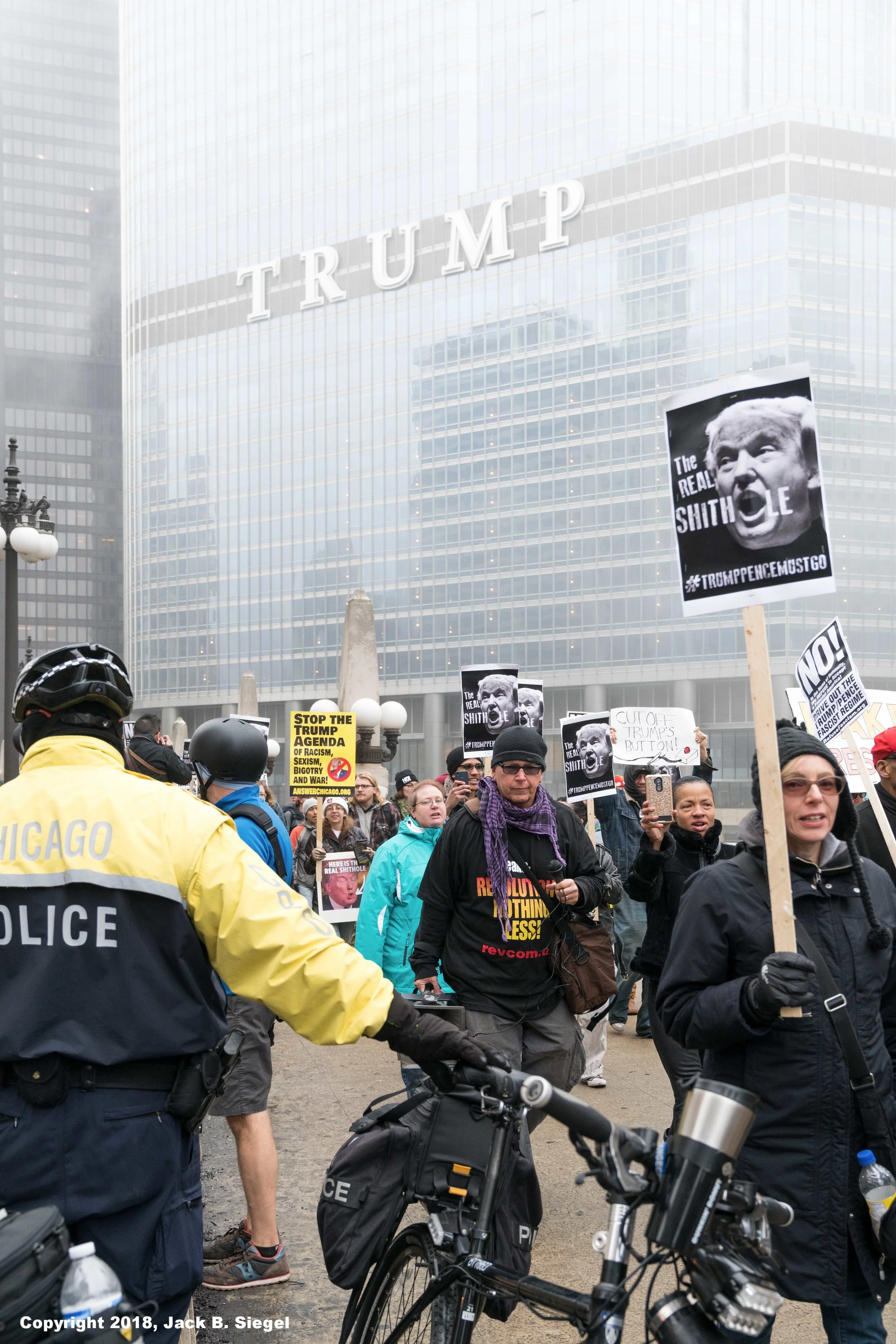 _DSC9041_Copyright_sRGB_Relative_Trump Shithole.jpg