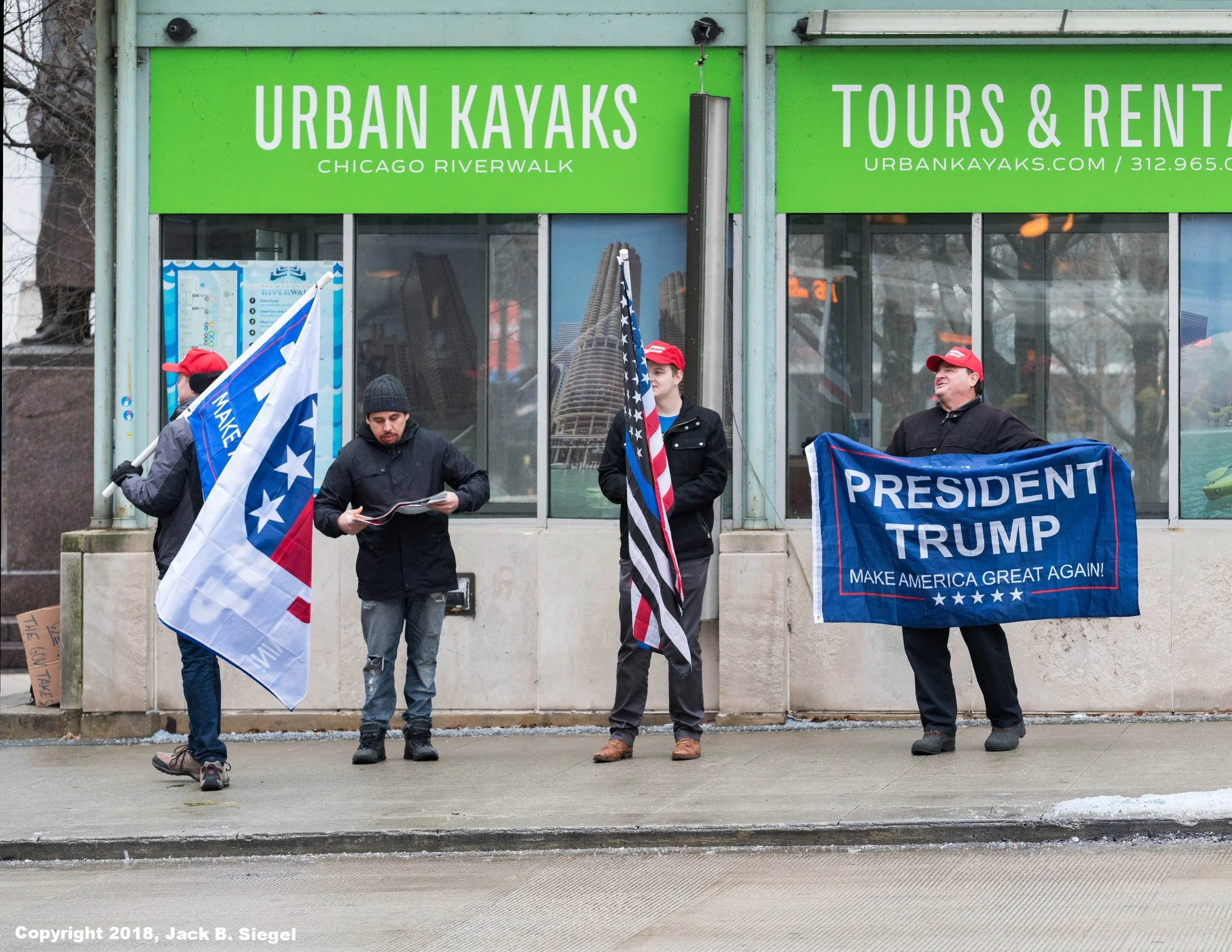 _DSC7394_Copyright_sRGB_Relative_Trump Supporters.jpg