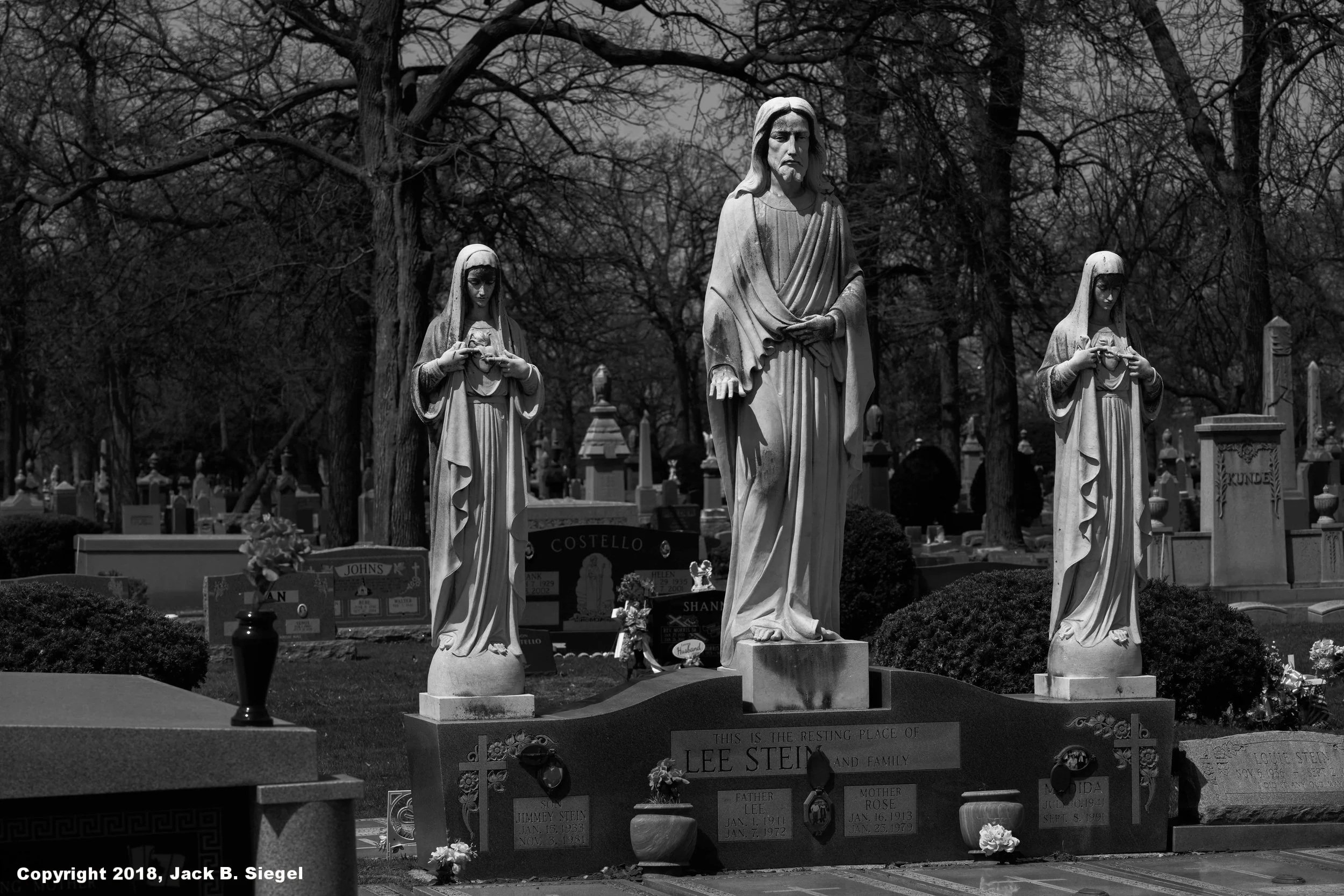 _DS21550-Edit-Edit_Copyright_sRGB_RelativveForest Home Cemetery- Jesus and His Helpers.jpg