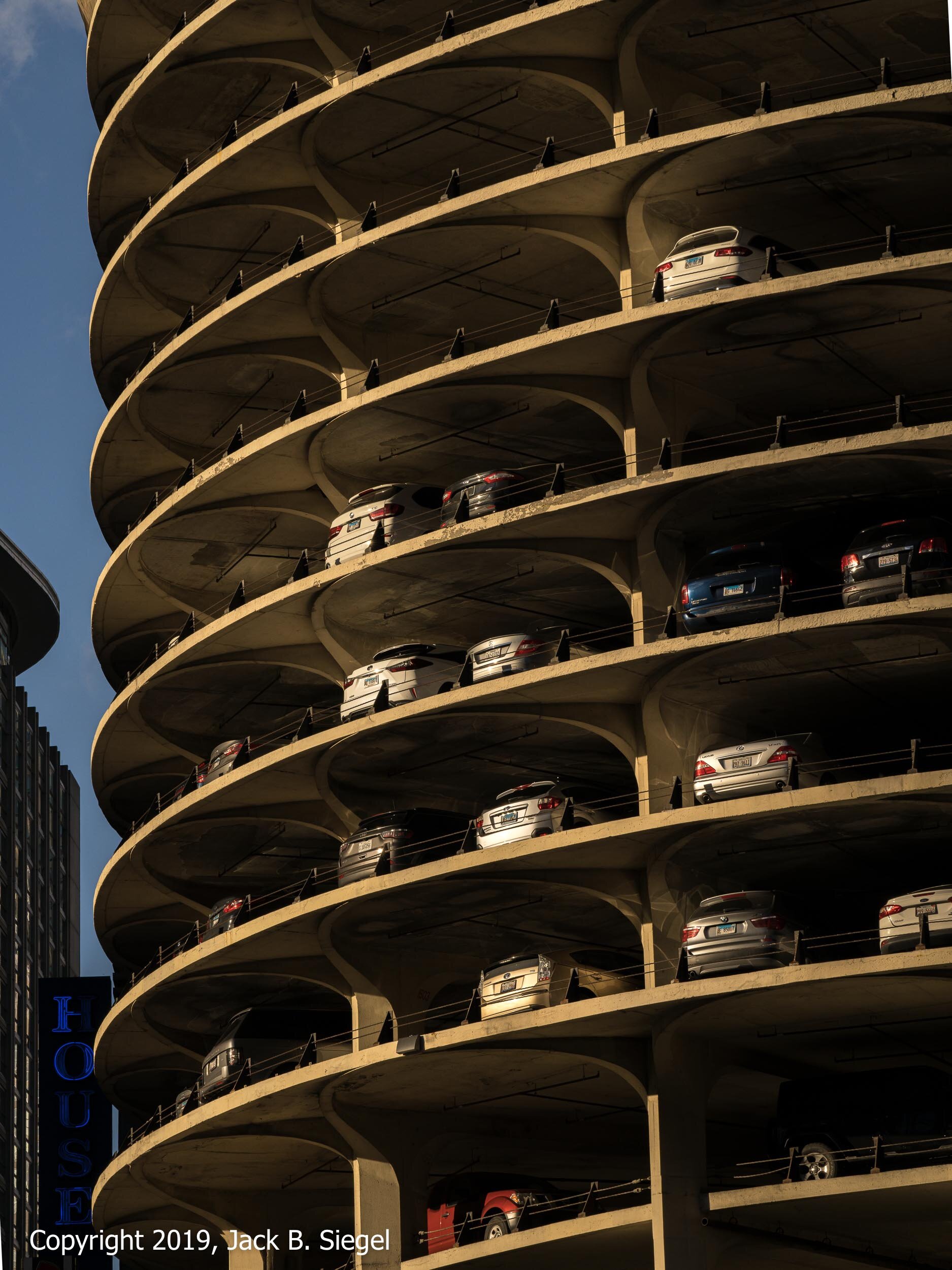 Bertrand Goldberg’s Marina City Bathed in the Late Afternoon Light