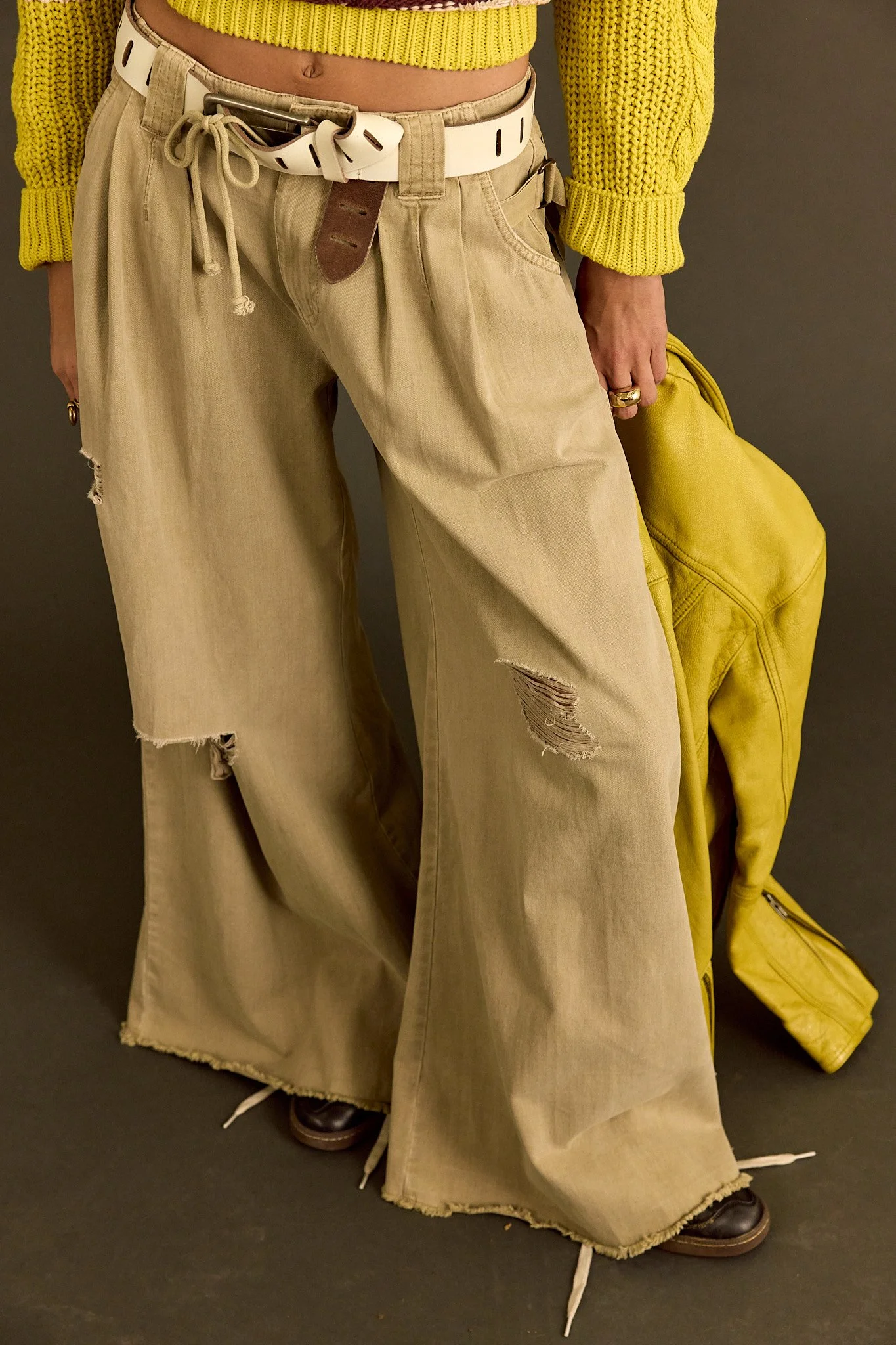 103055869_023_c-model_0004.jpg