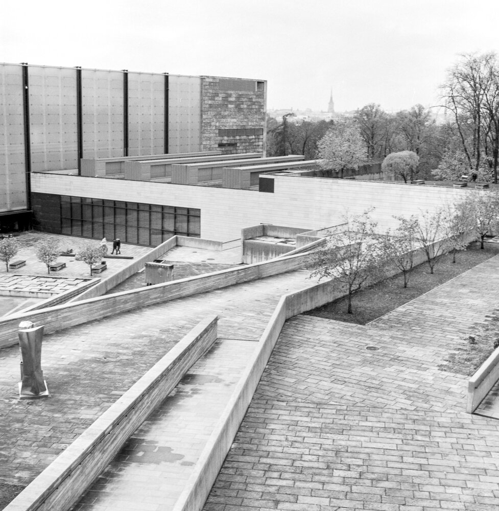 Kumu Art Museum (courtyard)