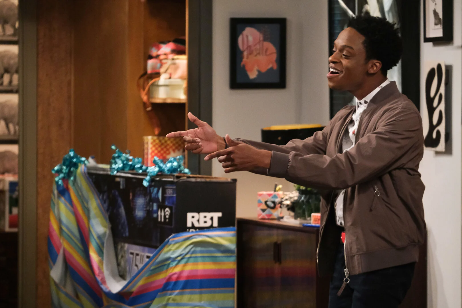 Austin Performs Original Song "Let Me" in This Week's 'Call Your Mother'