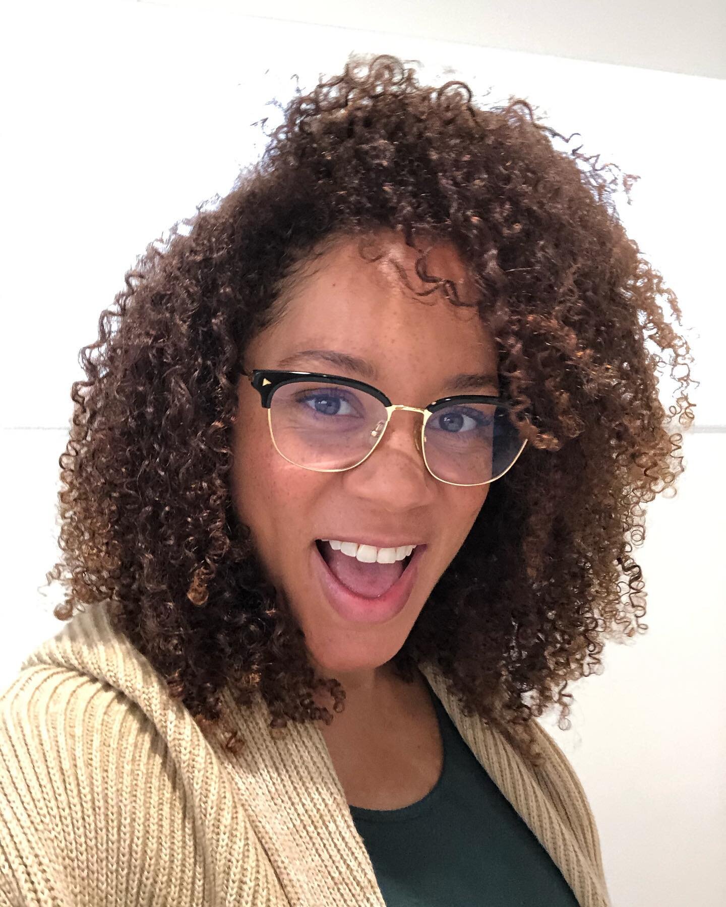 Headed into my birthday weekend like...
.
..
.
..
.
..
.
..
#birthdaygirl #birthdayweekend #happybirthdaytome #curlyhair #curlygirl #happy #betterwithage #glasses #pisces #piscesseason