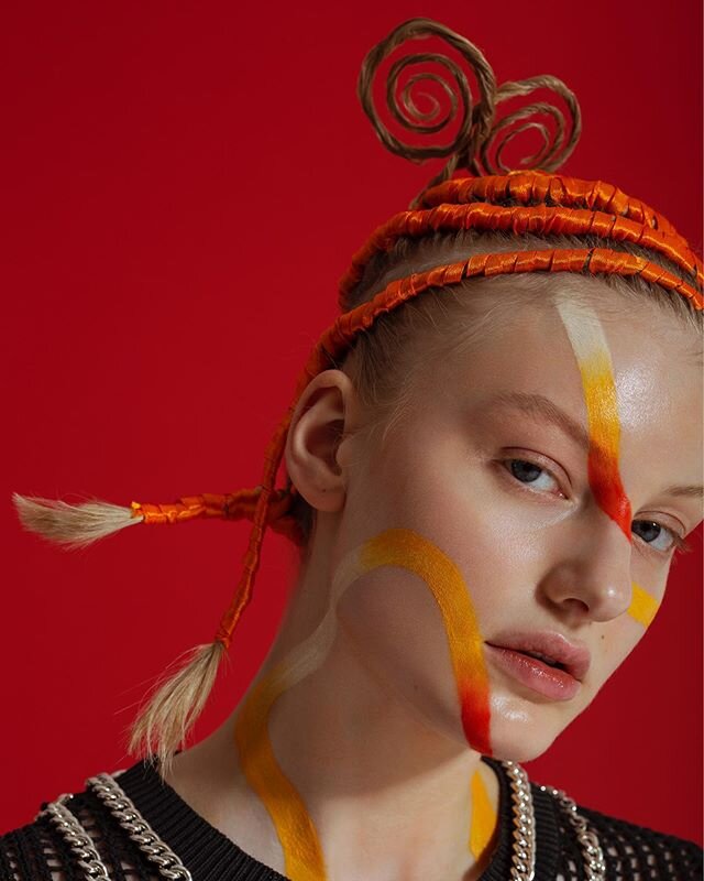 Some meters of ribbons later... 💪🏼 thanks @beatac @byelvira @j0hannalarsson @jberglunds @zoeknife01 for great teamwork For @beautyarchiveofficial