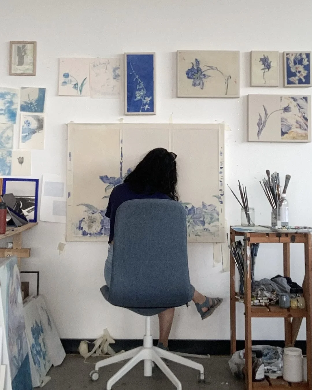 ＊Just a little reminder＊ my online shop will be closed until the end of August.
Hope you&rsquo;re all having a lovely summer! 

📷 a few snaps from the studio and some paintings in progress :)