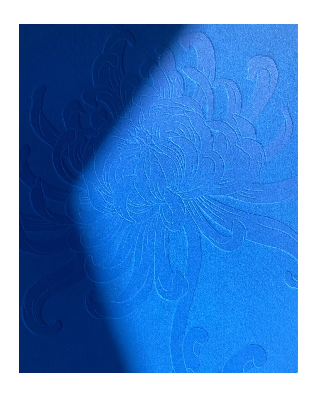 embossed_kiku_blue03.jpg