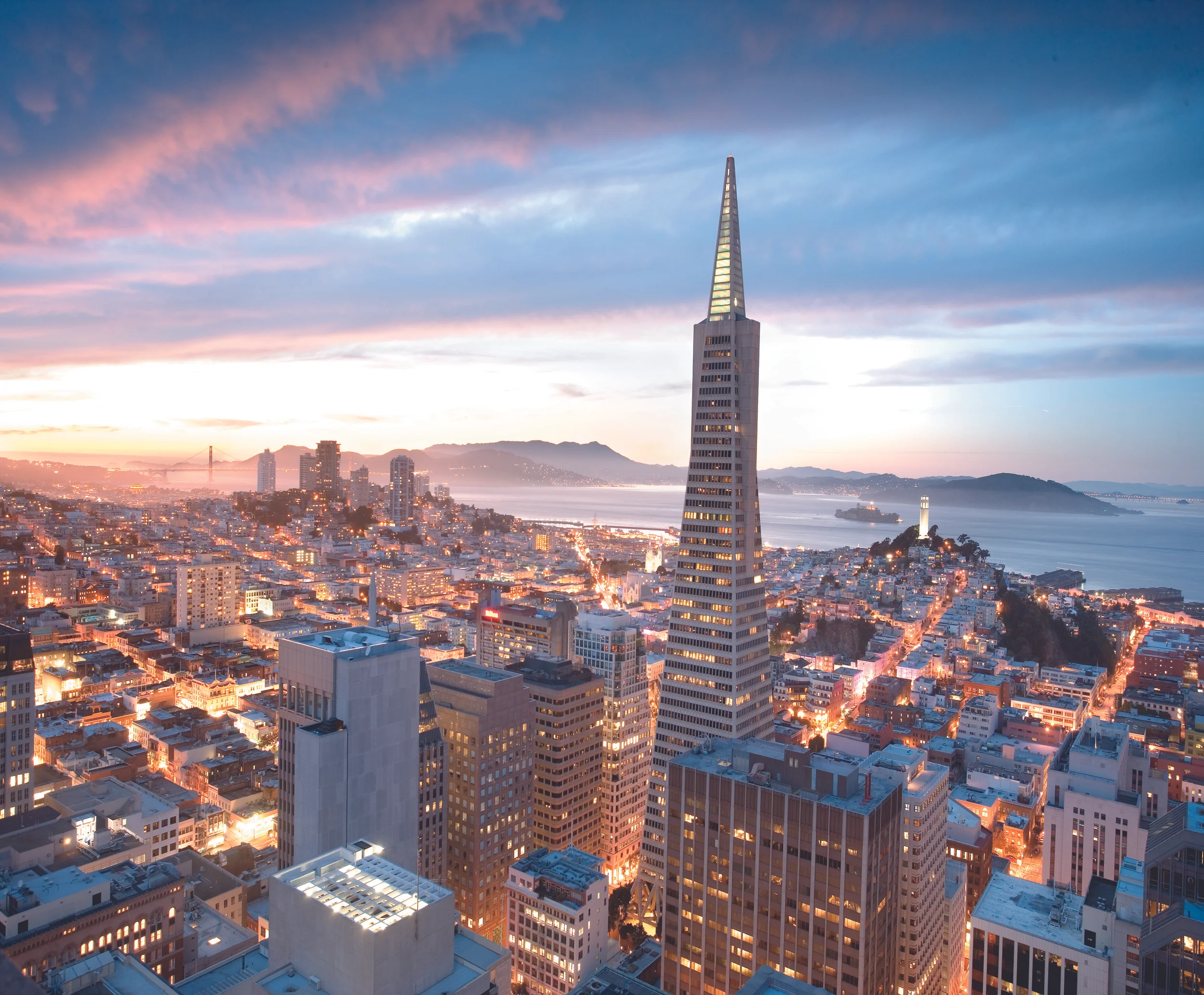 virginia-duran-blog-10-sites-to-take-the-best-skyline-pictures-in-san-francisco-mandarin-oriental-at-dusk.jpg