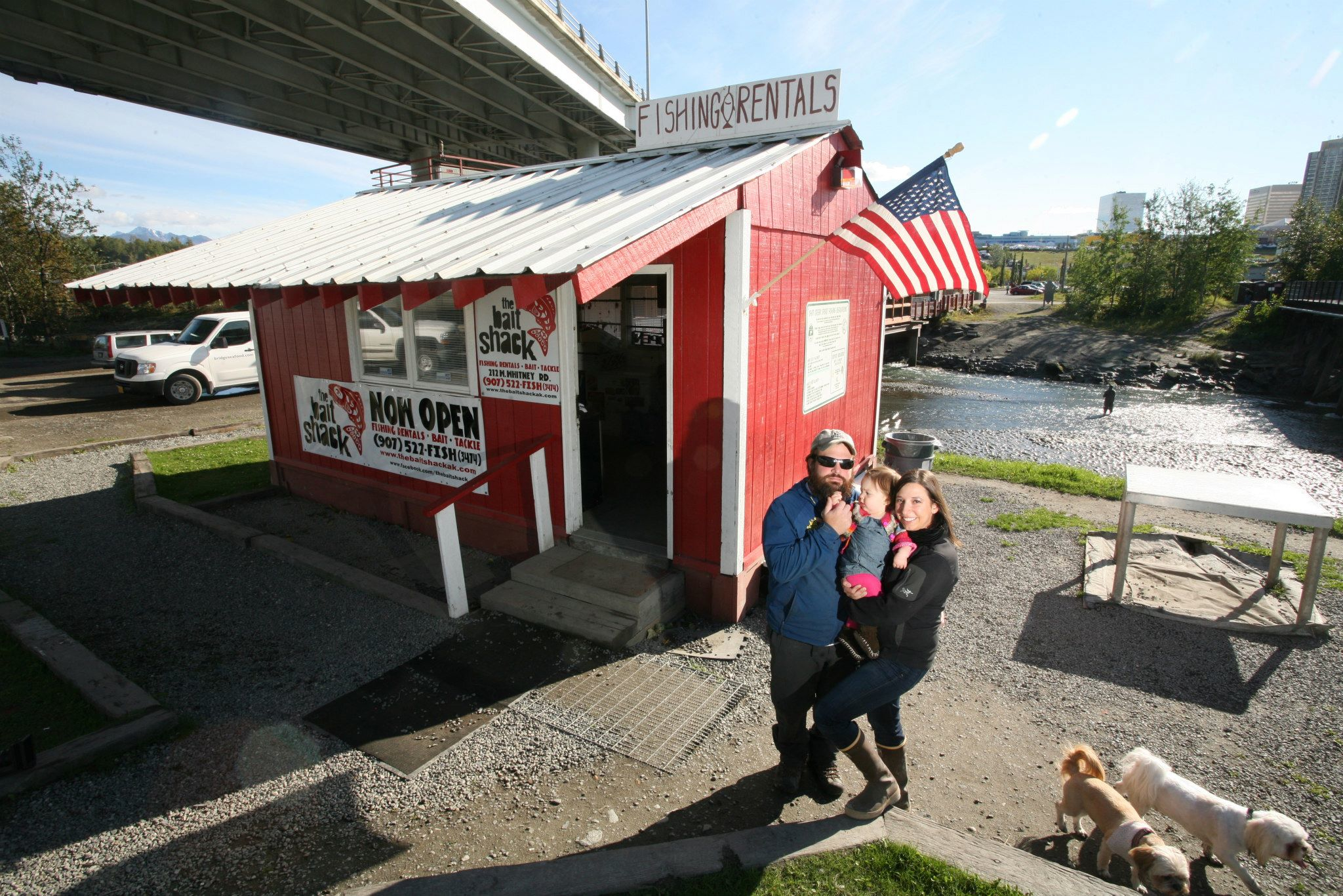 The Bait Shack  Anchorage, Alaska king and silver salmon fishing hole  providing rentals, bait, tackle and licenses.