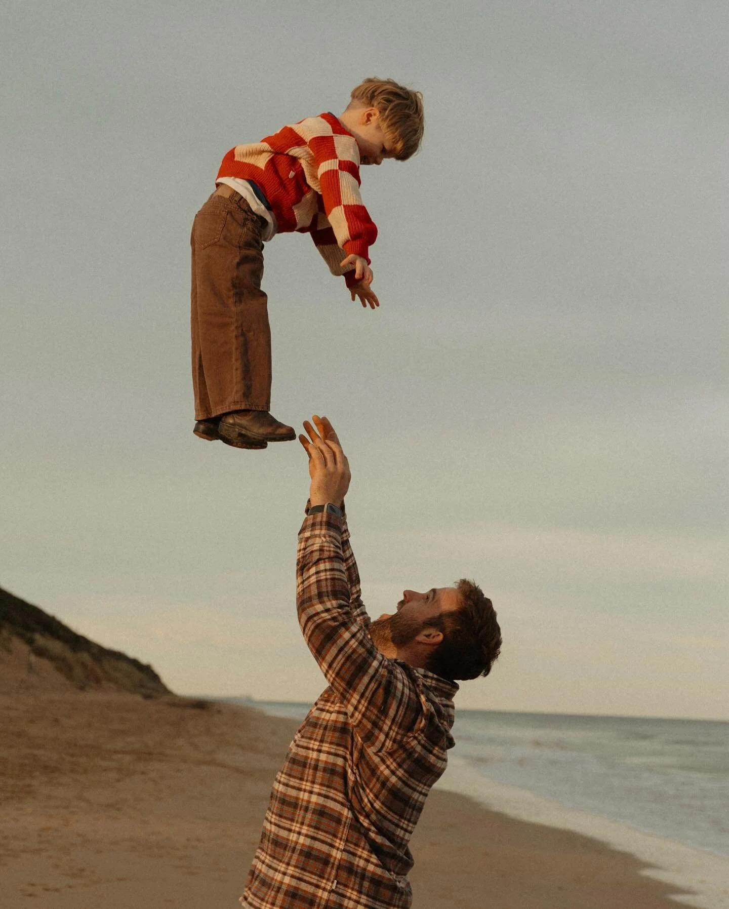 Another beautiful session for Maddy, Nick, Harvey and the newest addition to their family ~ little Margot 🌼 so special to be able to capture these moments for growing families. I&rsquo;ve said it before, I&rsquo;ll say it again&hellip; there&rsquo;s