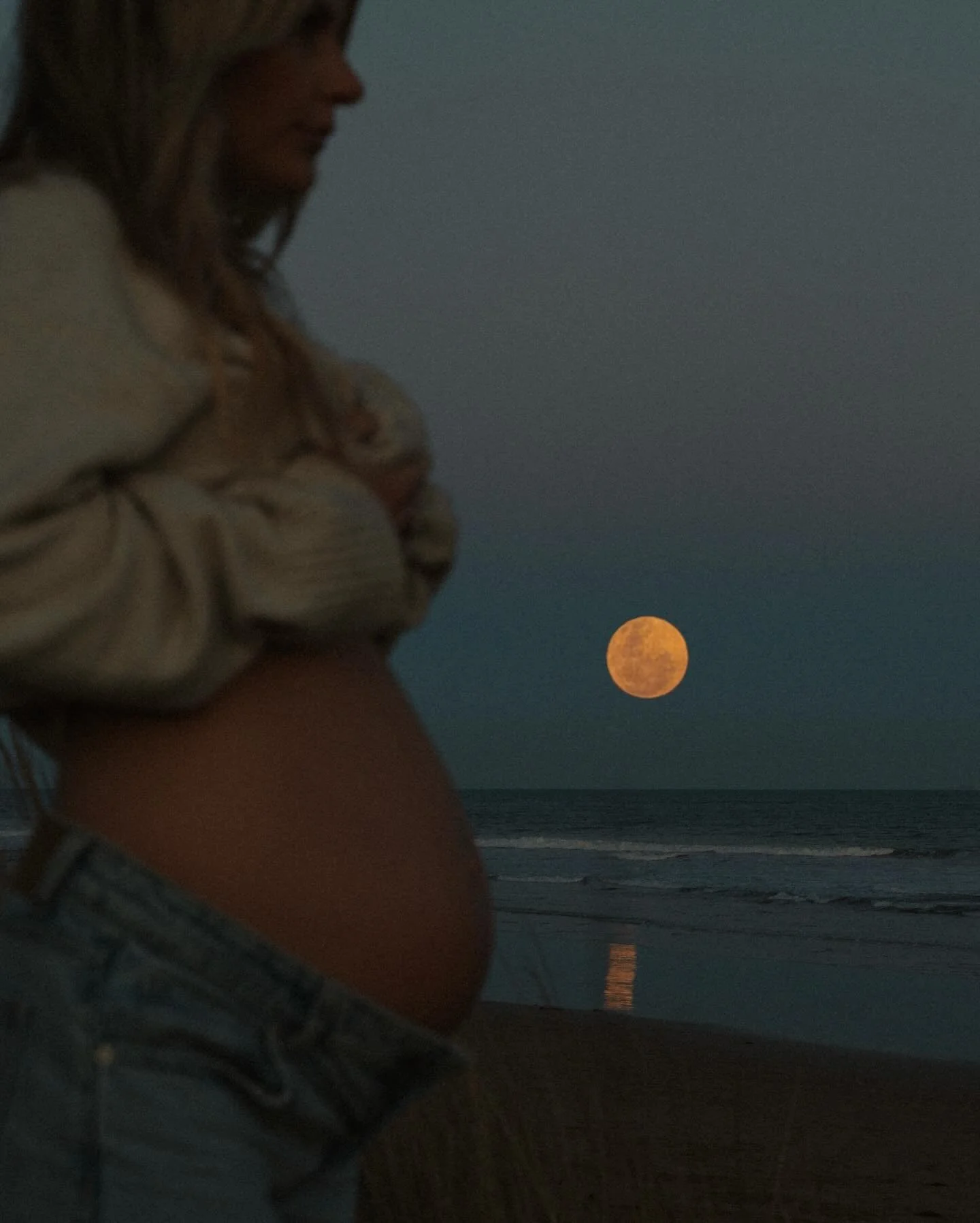 two loves combined 🌕 @nicolahutton