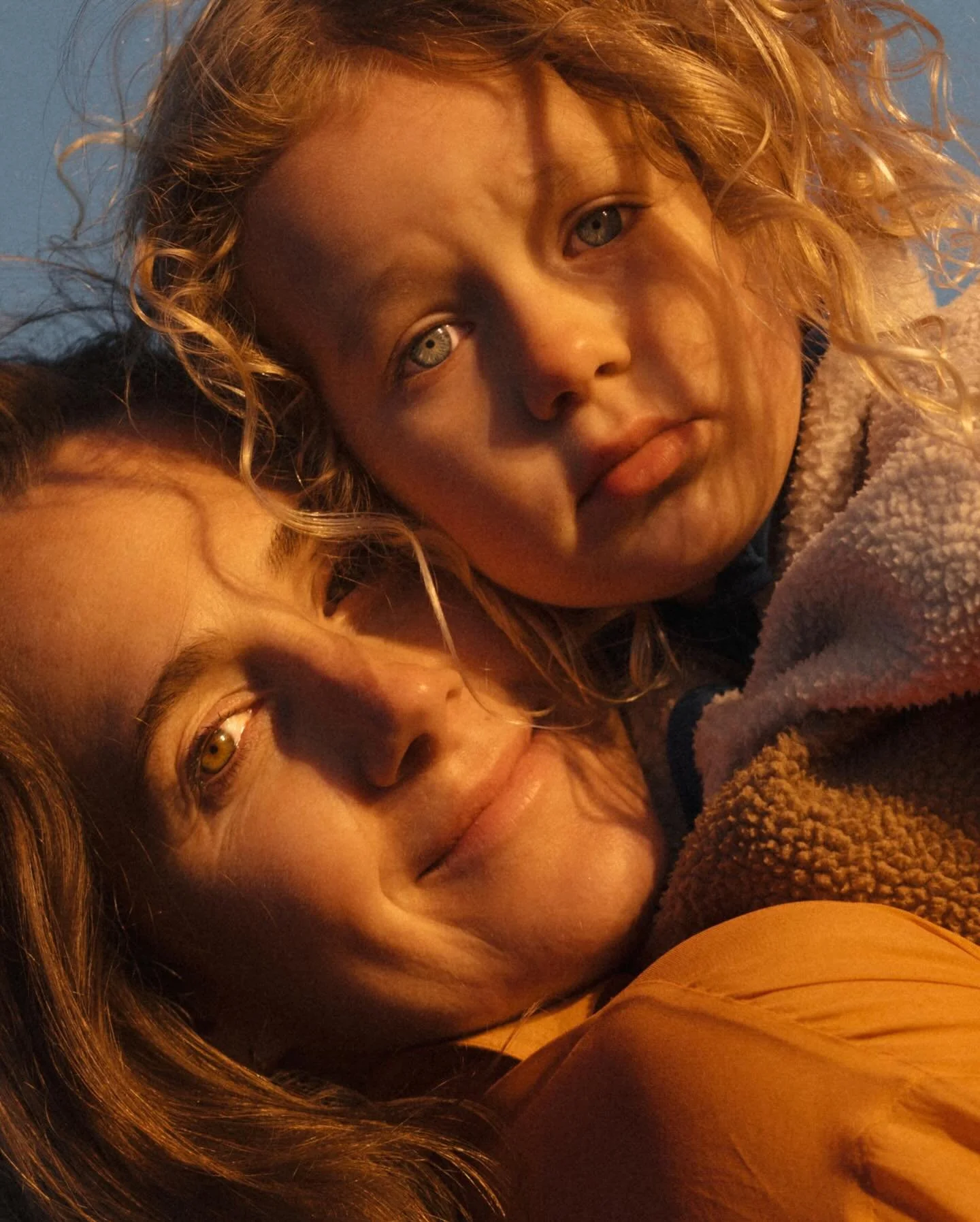 Double the fun for this fam with twin baby gals about to join the party! @carmenpuskas