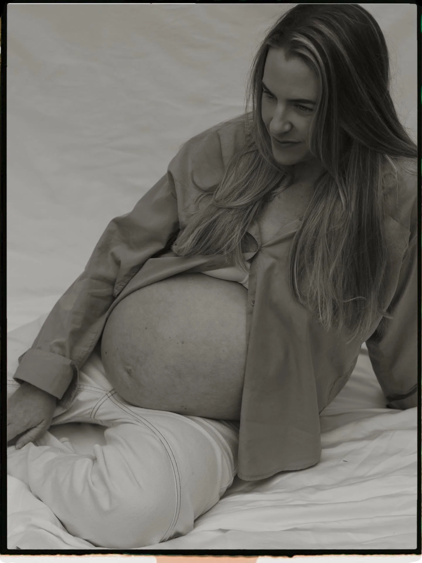 My darling Annie in the final stages of her third pregnancy carrying her third son 🌹 @anniebangbang
