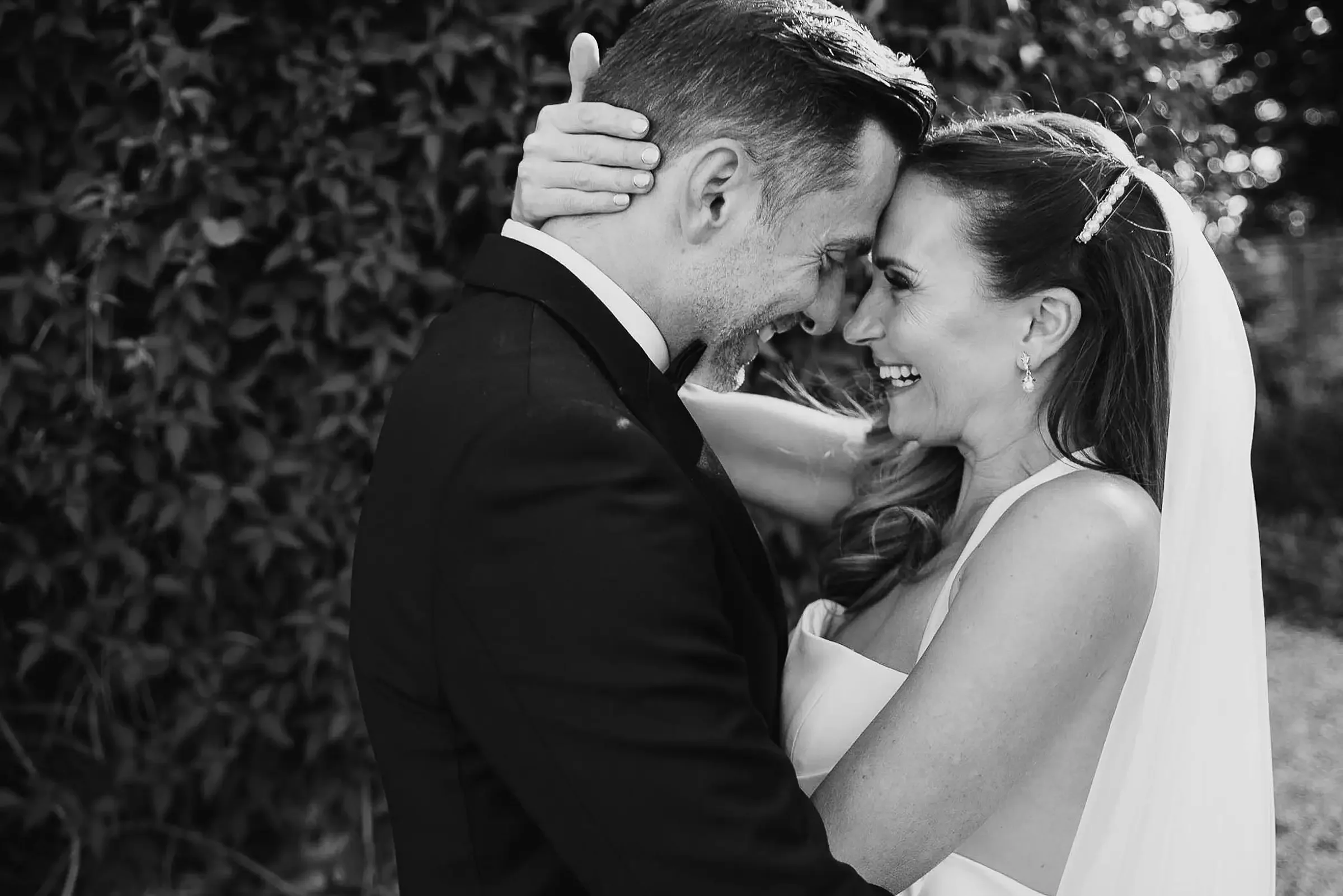 Oxfordshire- The Cotswolds- Buckinghamshire wedding photographer02.webp