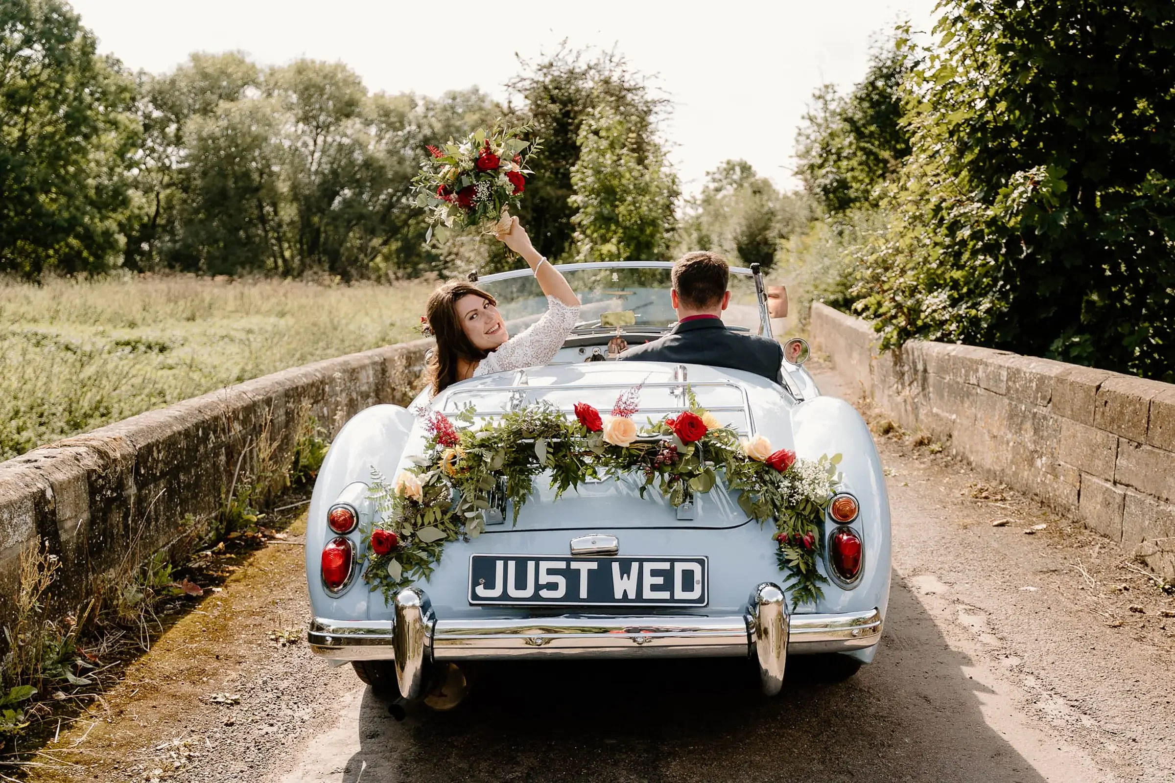 Oxfordshire- The Cotswolds- Buckinghamshire wedding photographer01.webp