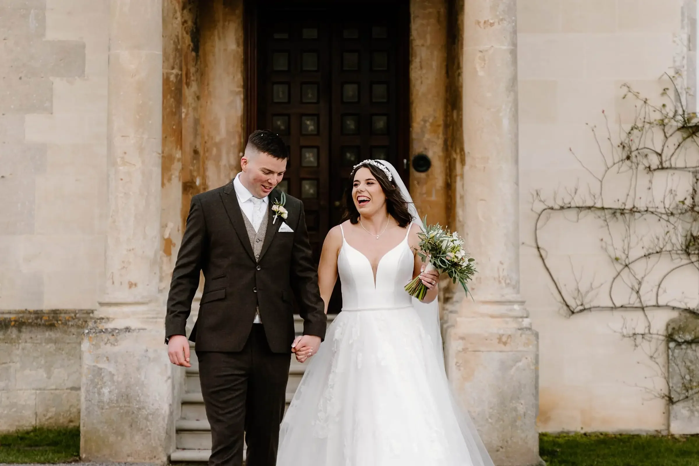 Oxfordshire- The Cotswolds- Buckinghamshire wedding photographer05.webp