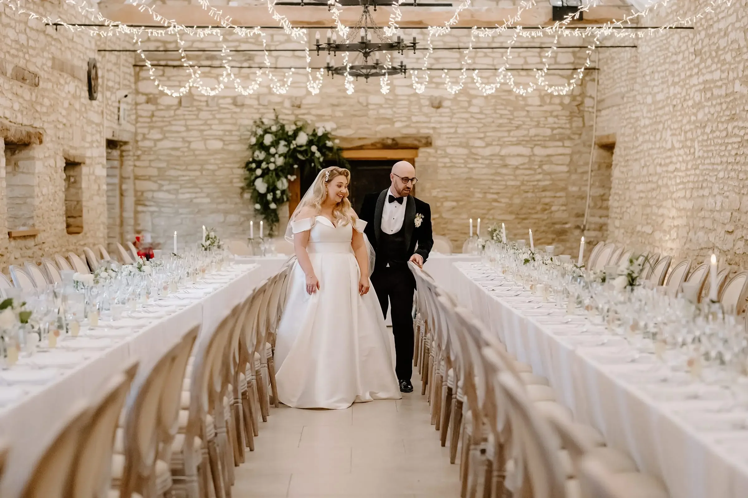 Caswell House Autumn Wedding in Oxfordshire078.webp