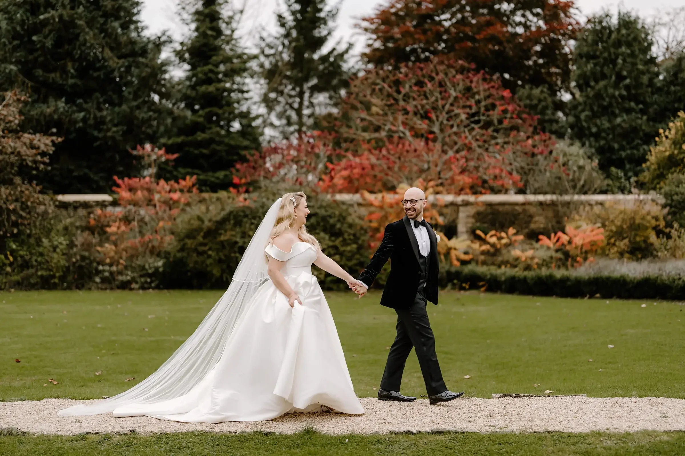 Caswell House Autumn Wedding in Oxfordshire089.webp