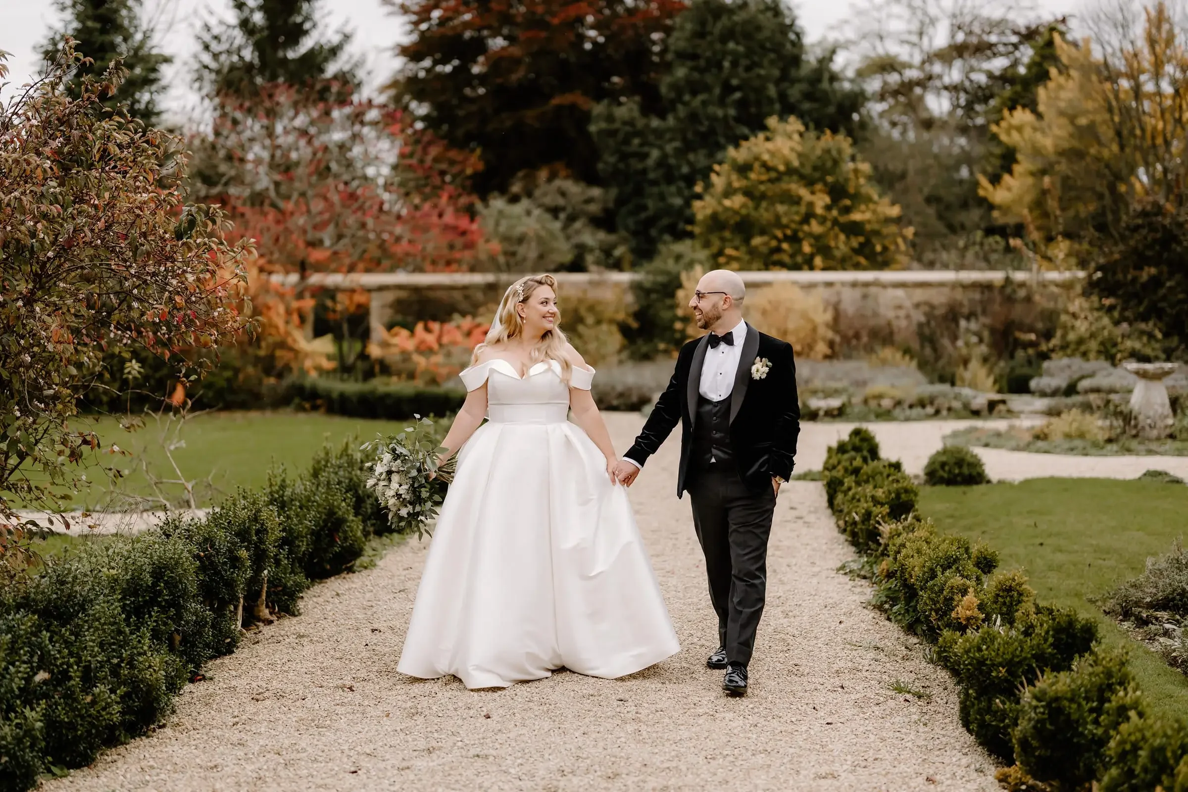 Caswell House Autumn Wedding in Oxfordshire090.webp