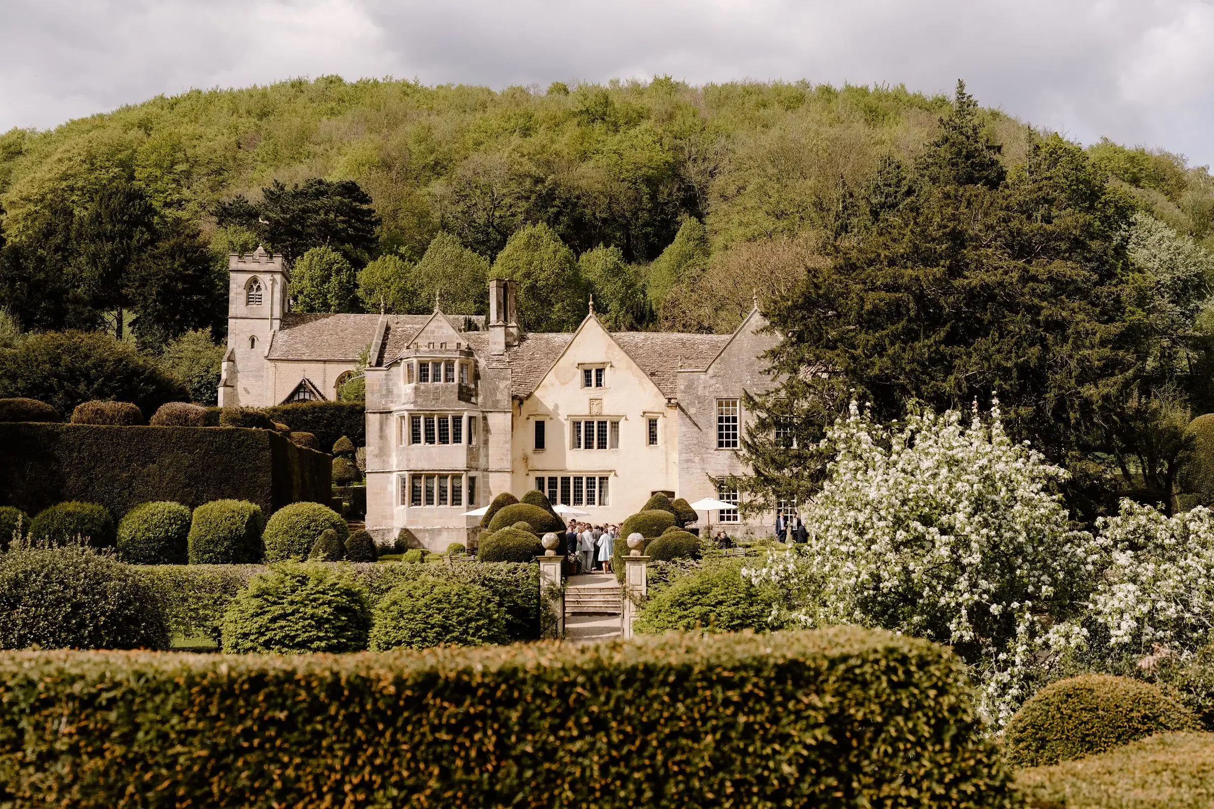 A spring Wedding at Owlpen Manor in Gloucestershire001.webp