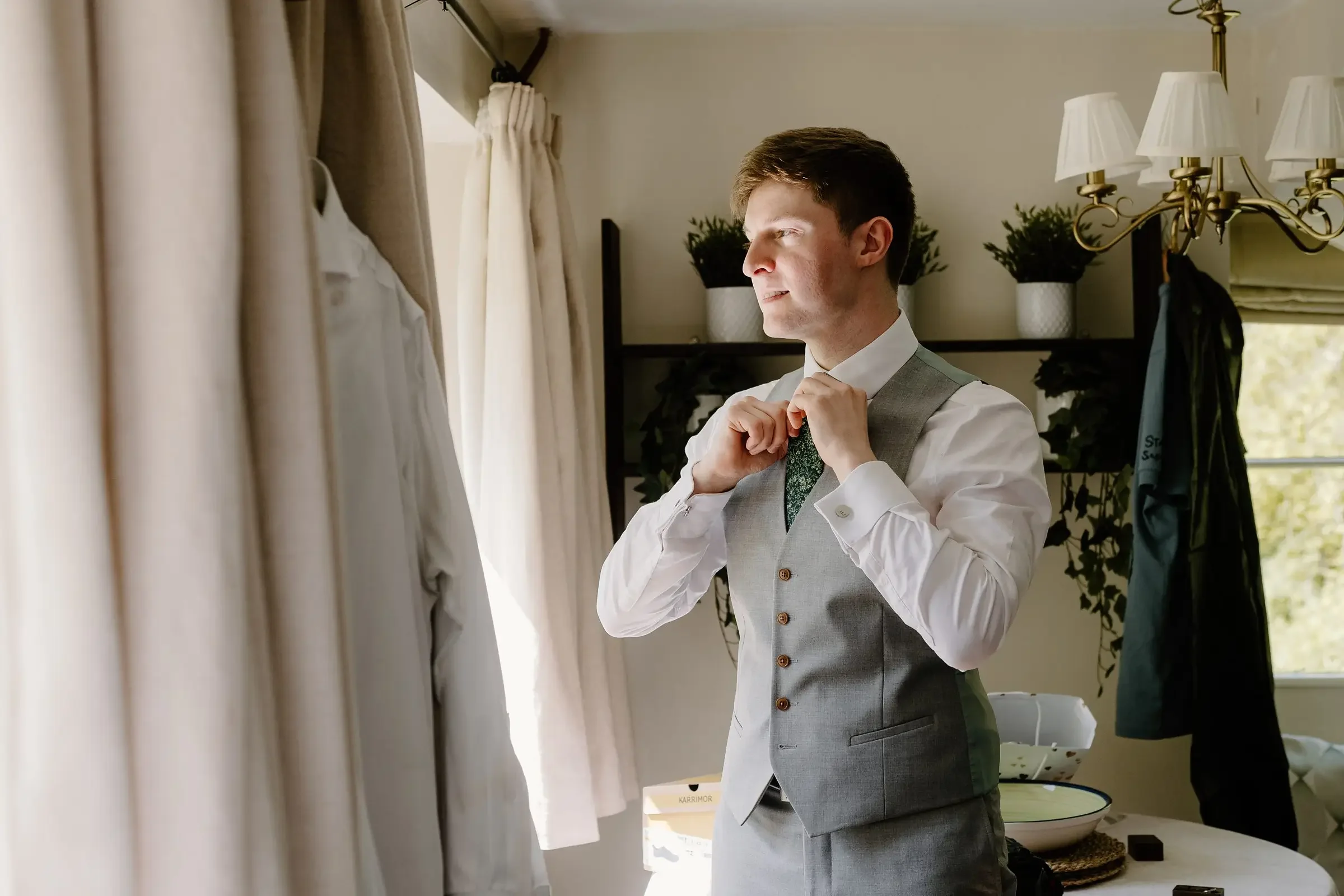 A spring Wedding at Owlpen Manor in Gloucestershire018.webp