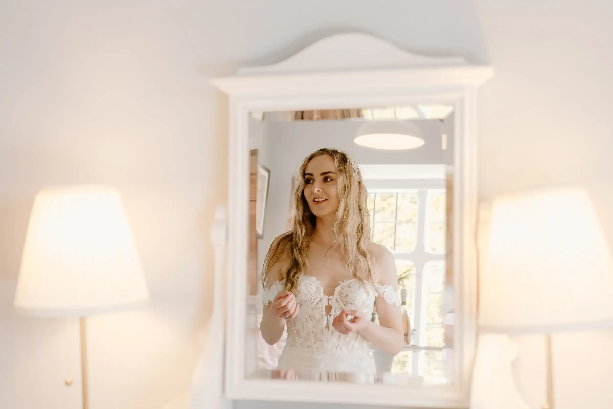 A spring Wedding at Owlpen Manor in Gloucestershire028.webp