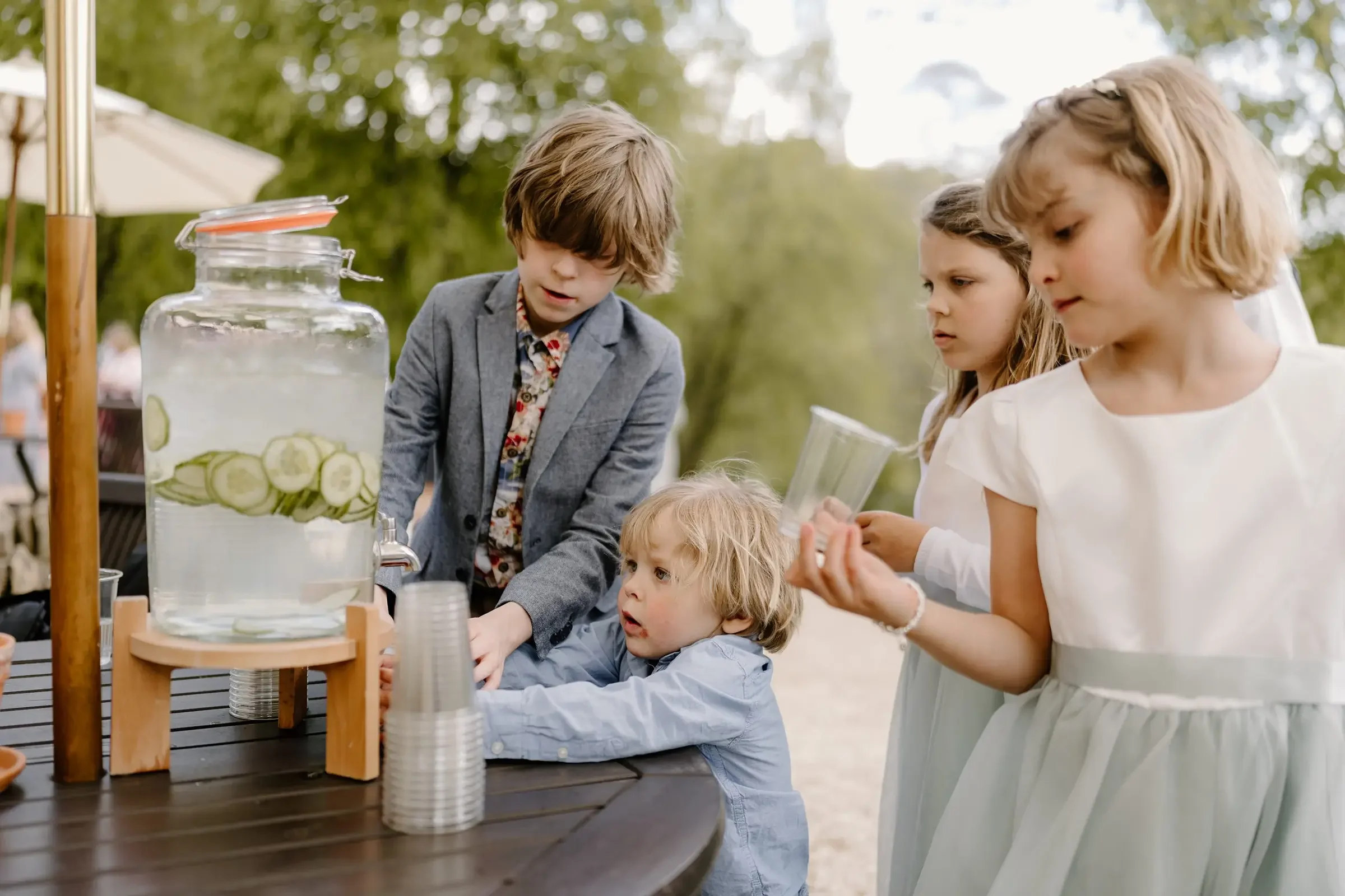 A spring Wedding at Owlpen Manor in Gloucestershire076.webp