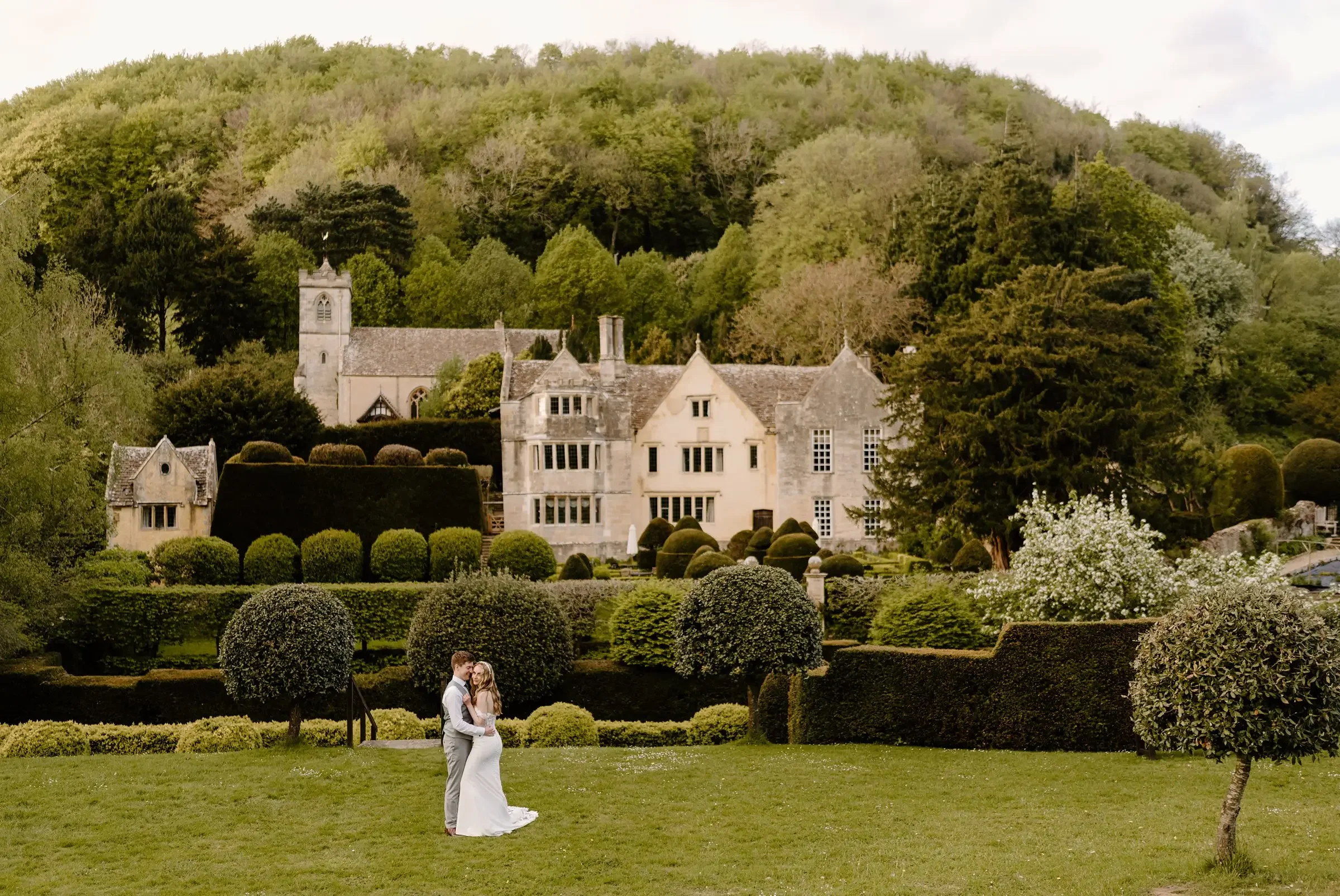 A spring Wedding at Owlpen Manor in Gloucestershire135.webp