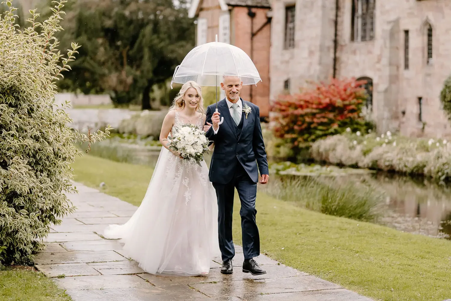 Brinsop Court Summer Wedding Photography in Herefordshire067.webp