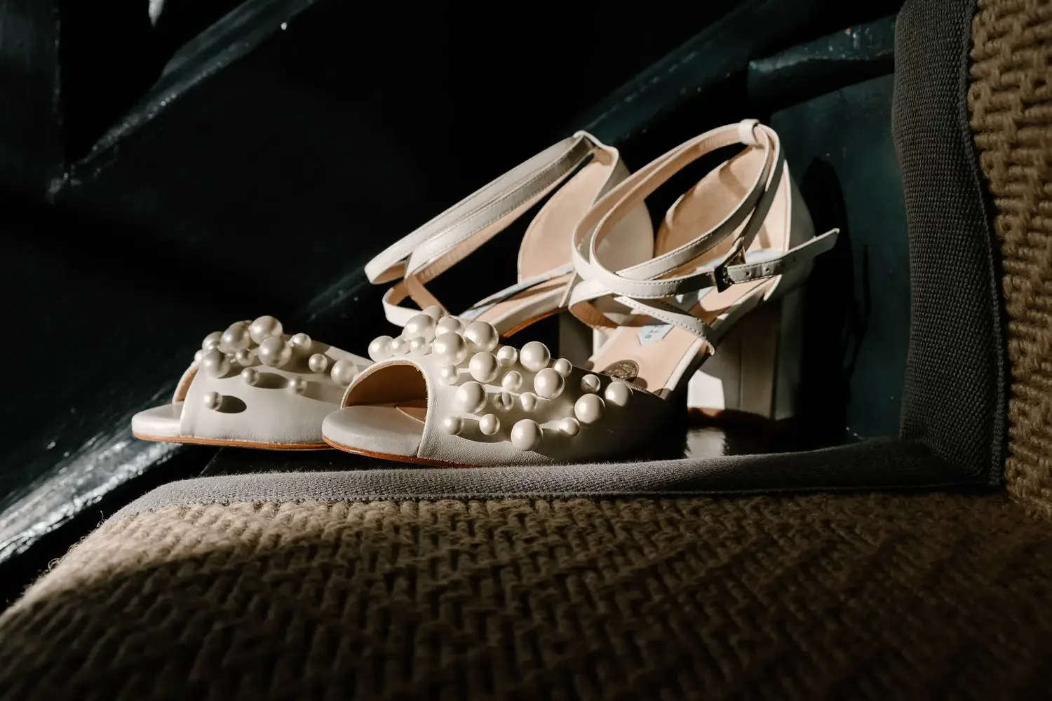 Beautiful Elmore Court Wedding Photographer in Gloucestershire027.webp