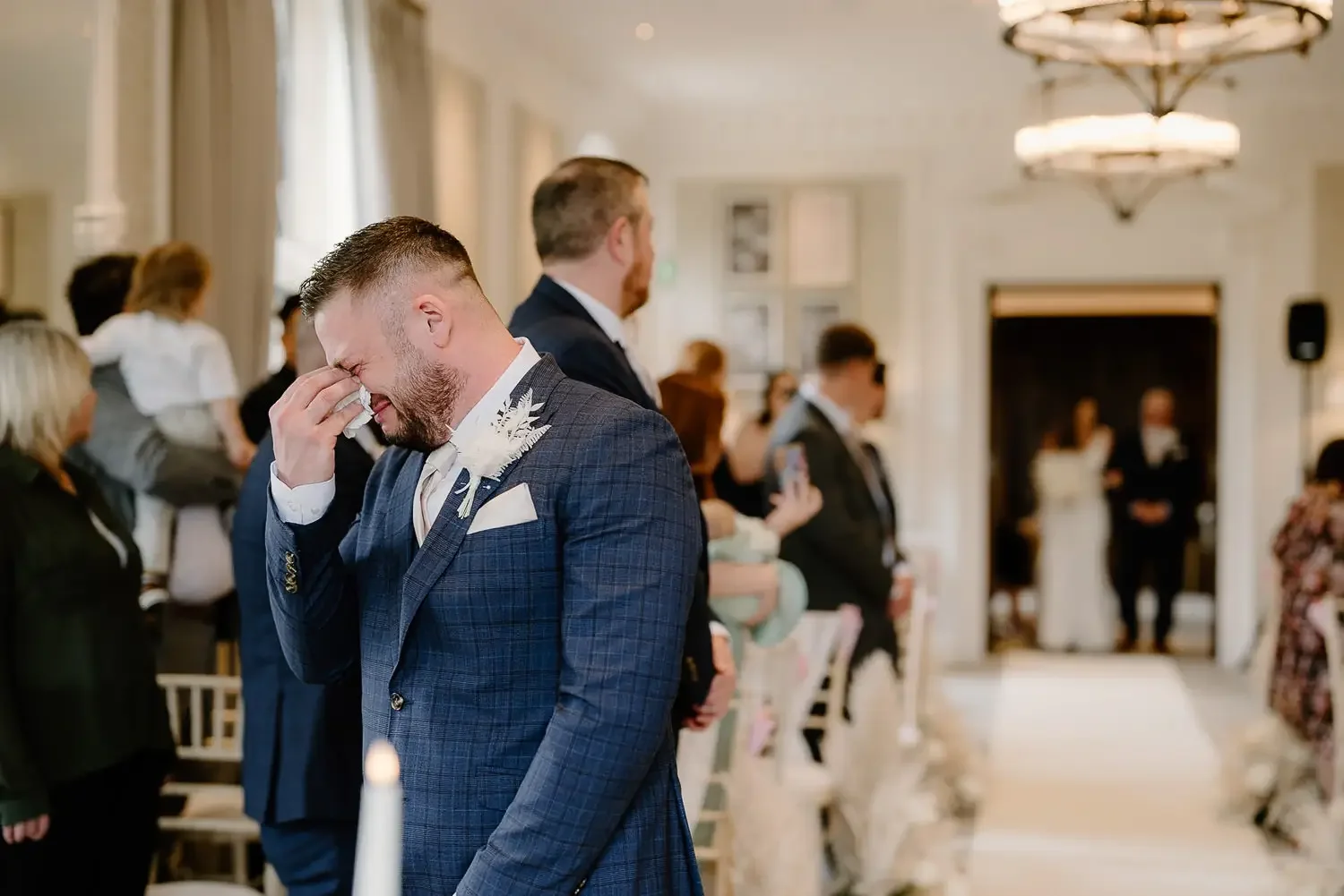 Cotswolds Wedding Photographer070.webp