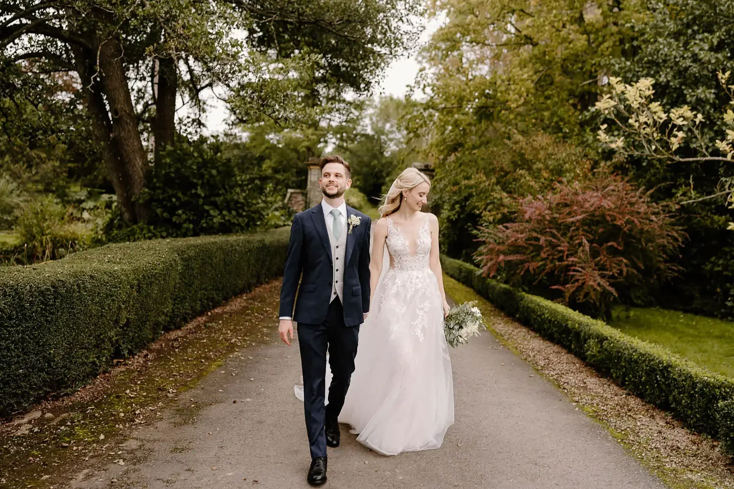 Cotswolds Wedding Photographer084.webp