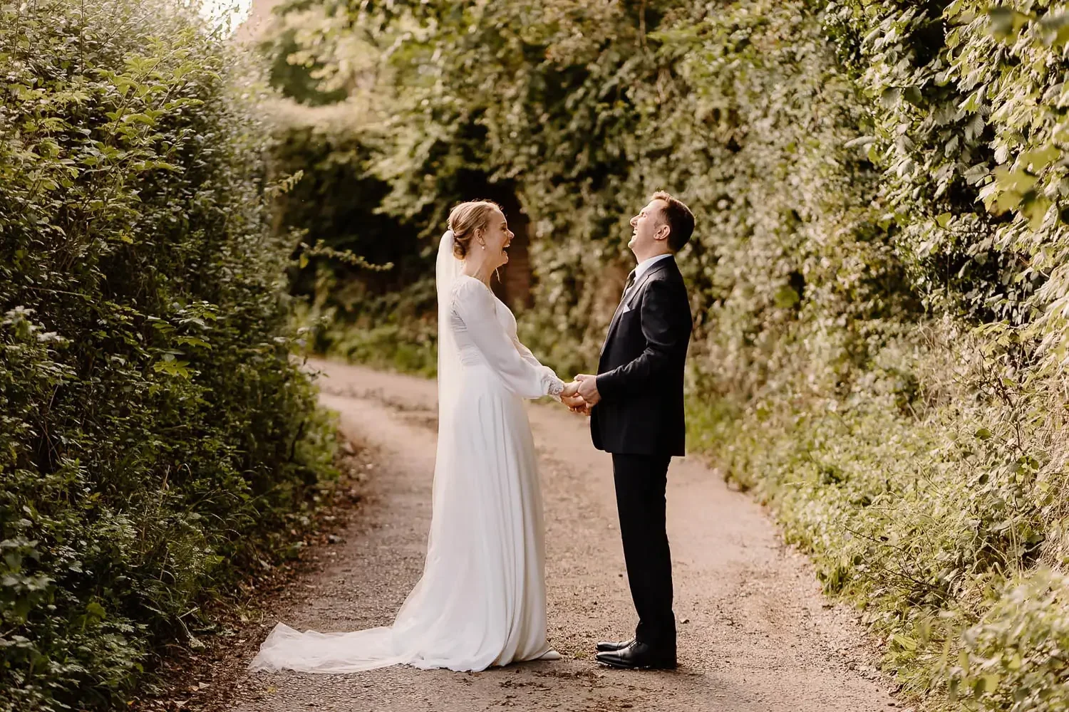 Cotswolds Wedding Photographer140.webp