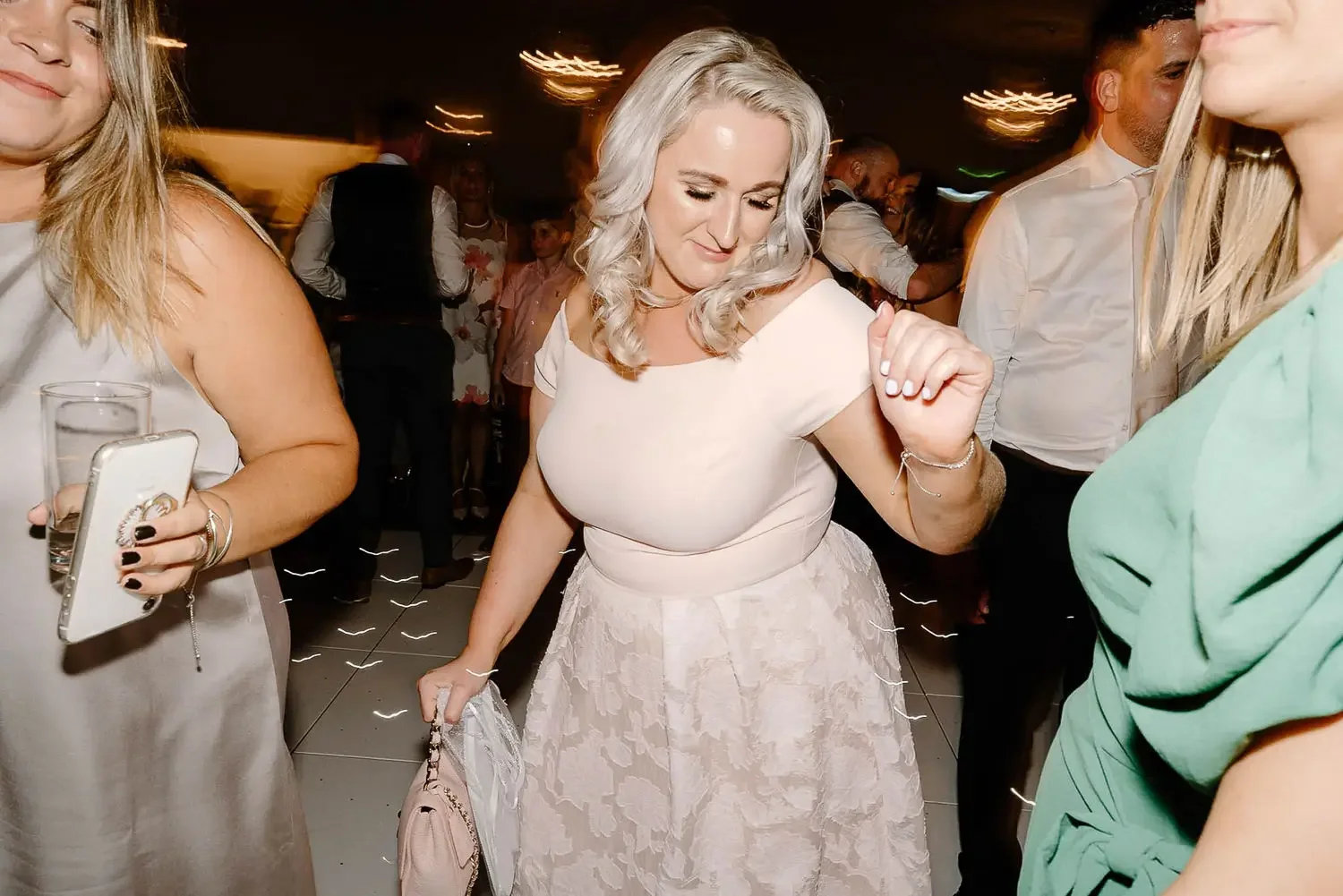 Oxfordshire- the cotswolds and buckinghamshire wedding photographer 021.webp