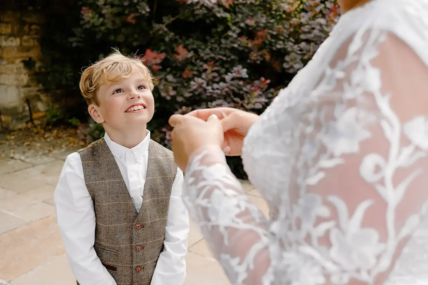 Oxfordshire- the cotswolds and buckinghamshire wedding photographer 034.webp
