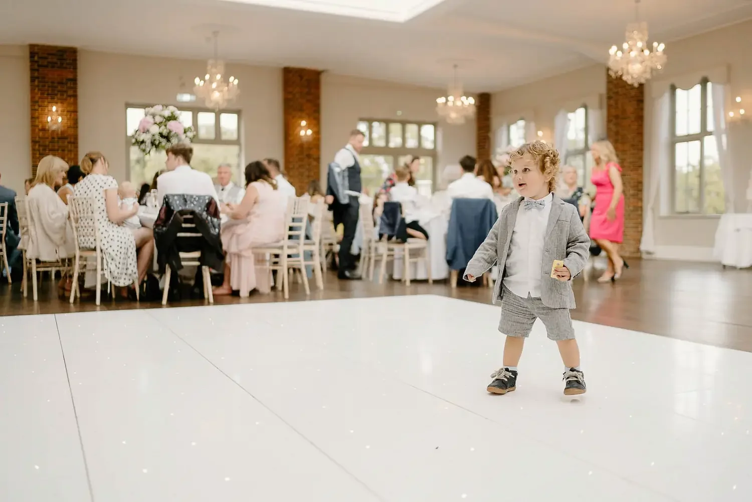 Oxfordshire- the cotswolds and buckinghamshire wedding photographer 050.webp