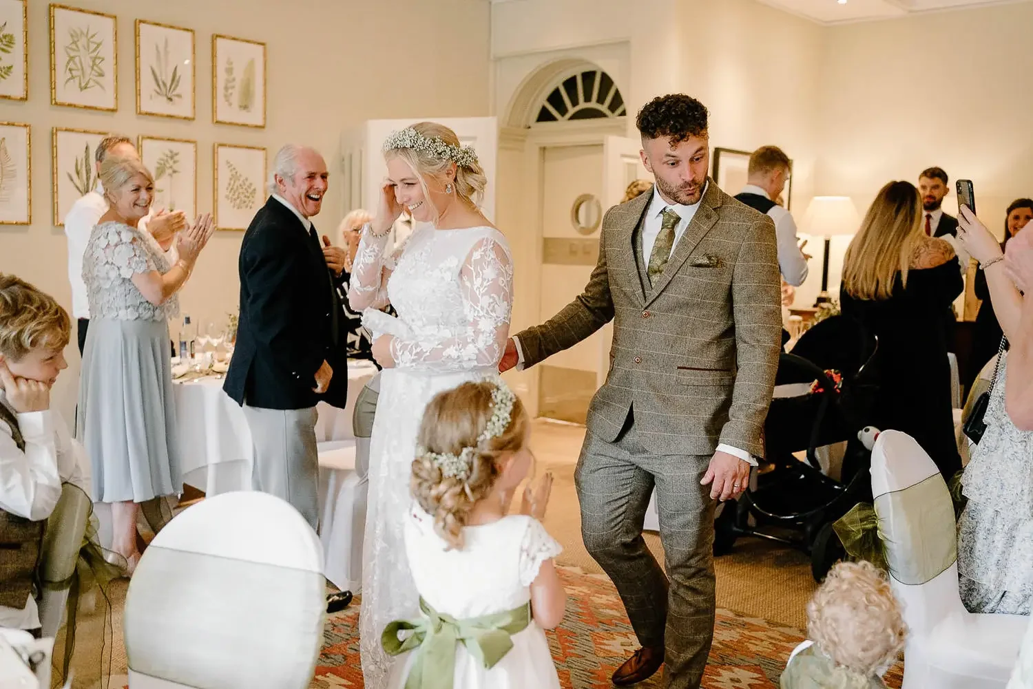 Oxfordshire- the cotswolds and buckinghamshire wedding photographer 081.webp