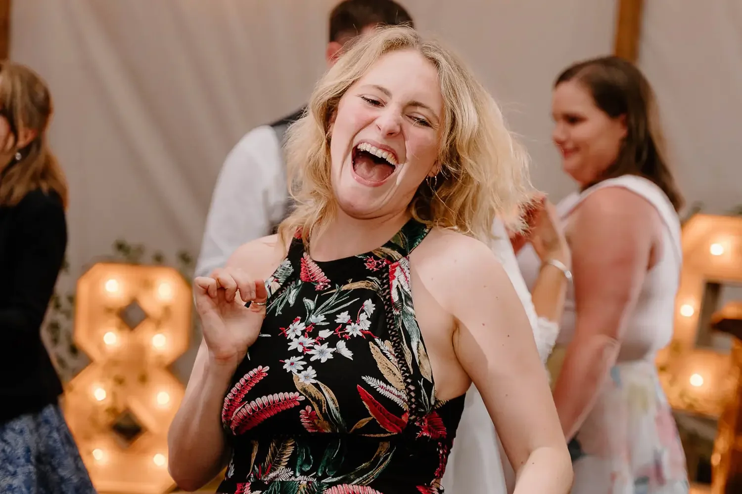 Oxfordshire- the cotswolds and buckinghamshire wedding photographer 102.webp