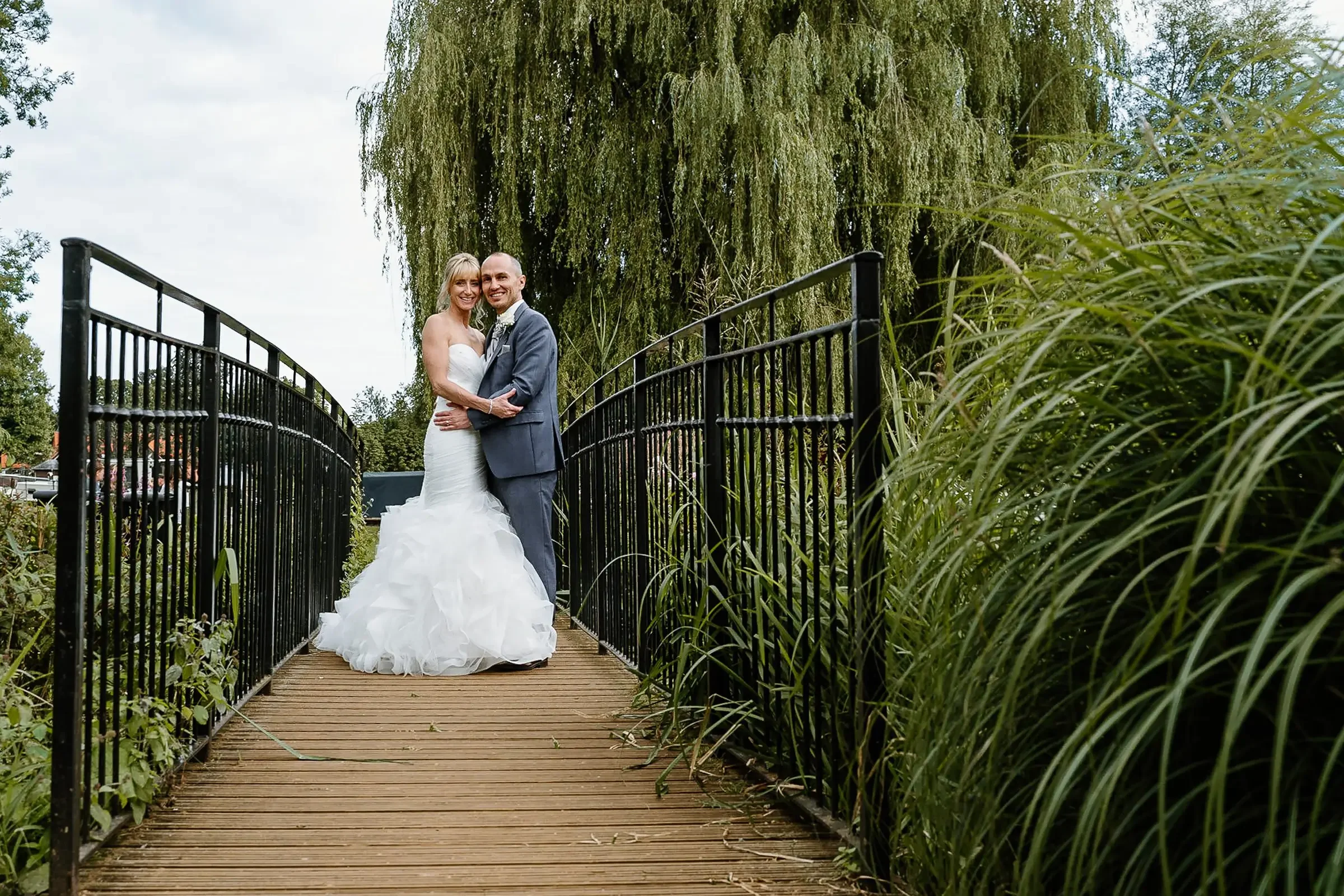 wedding photographer oxfordshire and the cotswolds028.webp