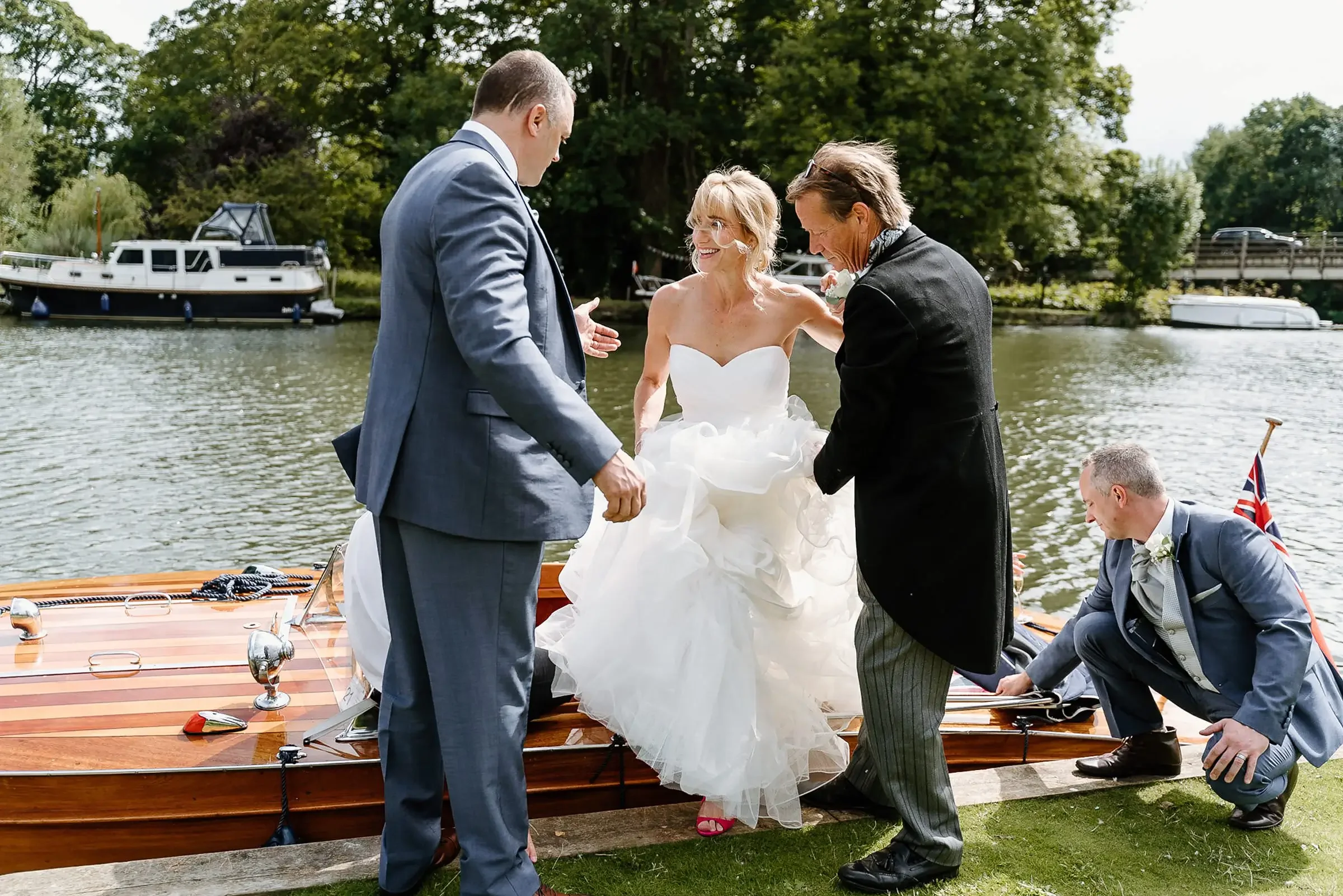 wedding photographer oxfordshire and the cotswolds050.webp