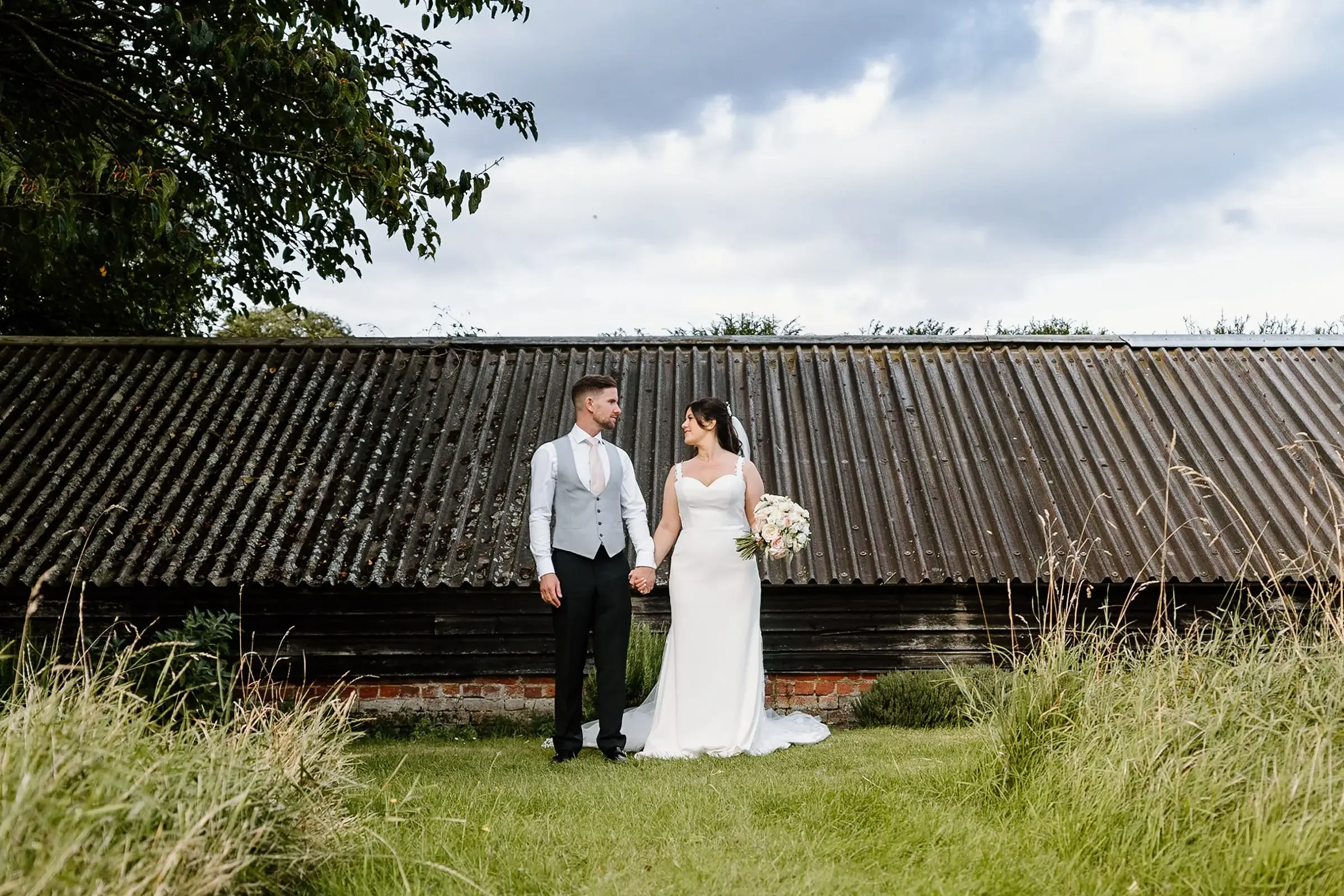 wedding photographer oxfordshire and the cotswolds069.webp