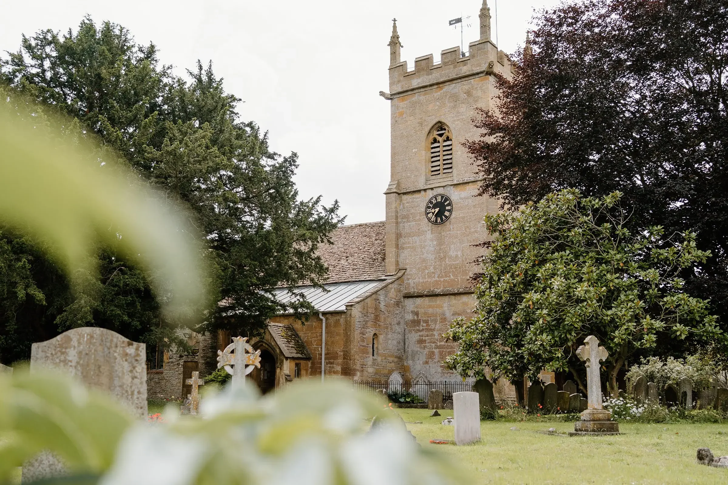 Summer Wedding photography at Cotswold House Hotel In Chipping Campden01.webp