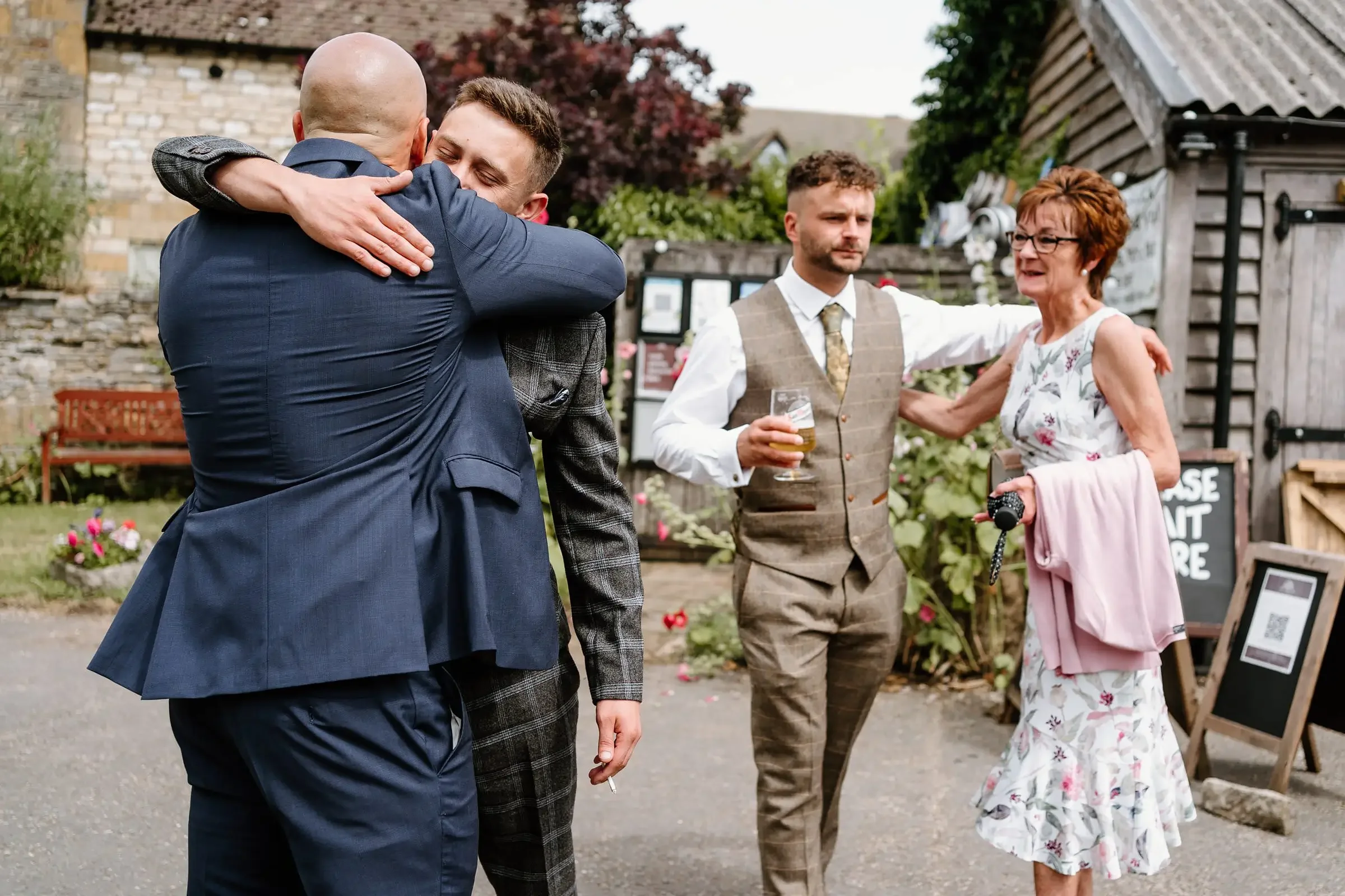 Summer Wedding photography at Cotswold House Hotel In Chipping Campden06.webp