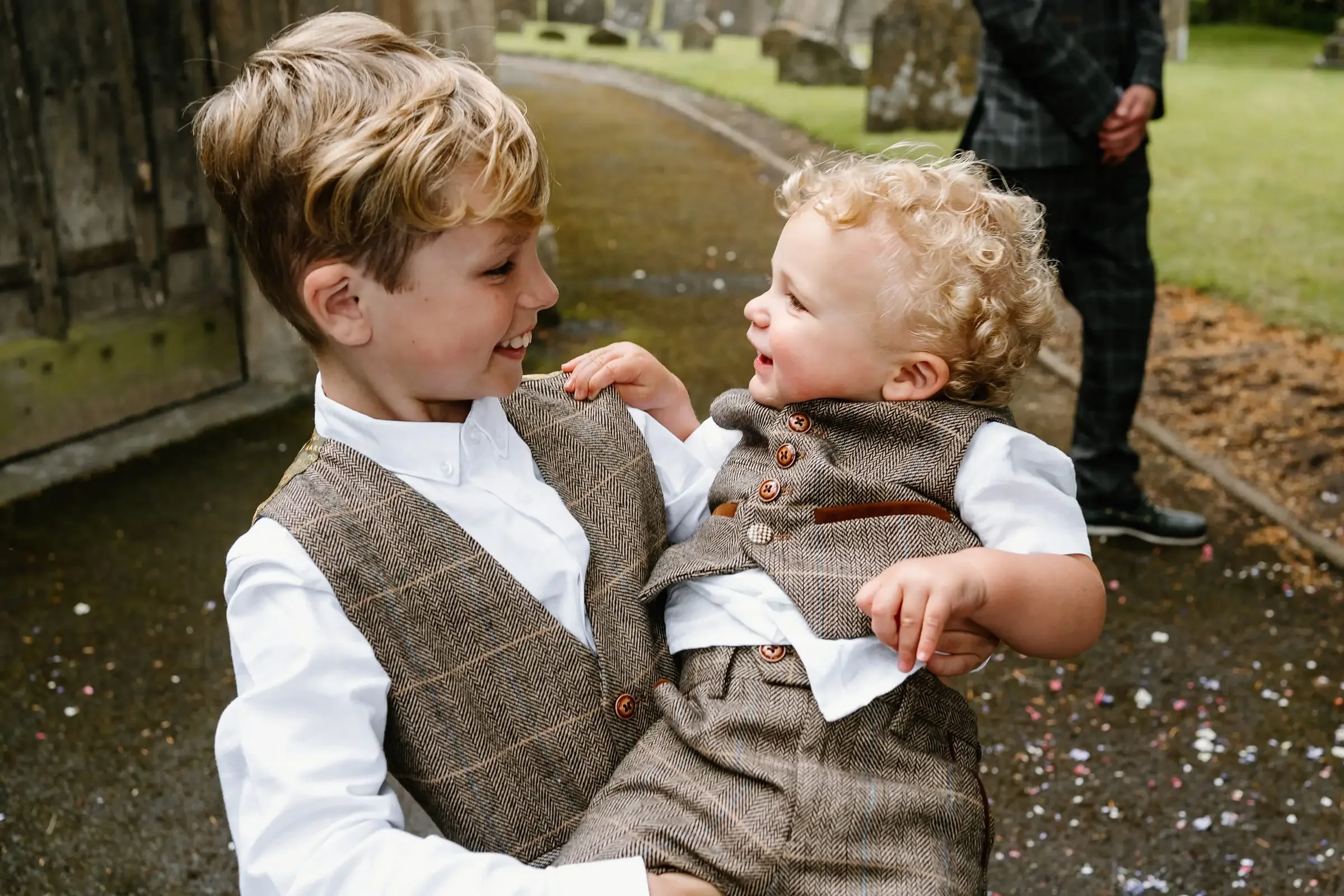Summer Wedding photography at Cotswold House Hotel In Chipping Campden34.webp
