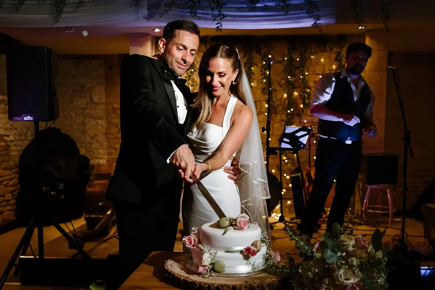 Great Tythe Barn, The Cotswolds, Wedding Photography106.webp