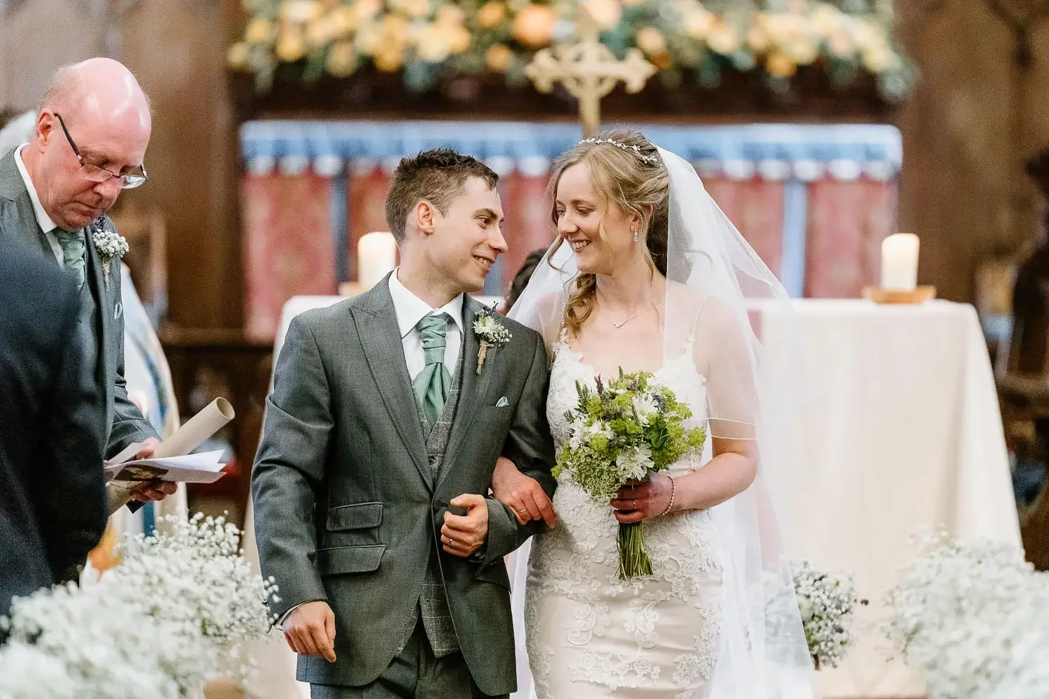 Stratton Court Barn Wedding Photography27.webp