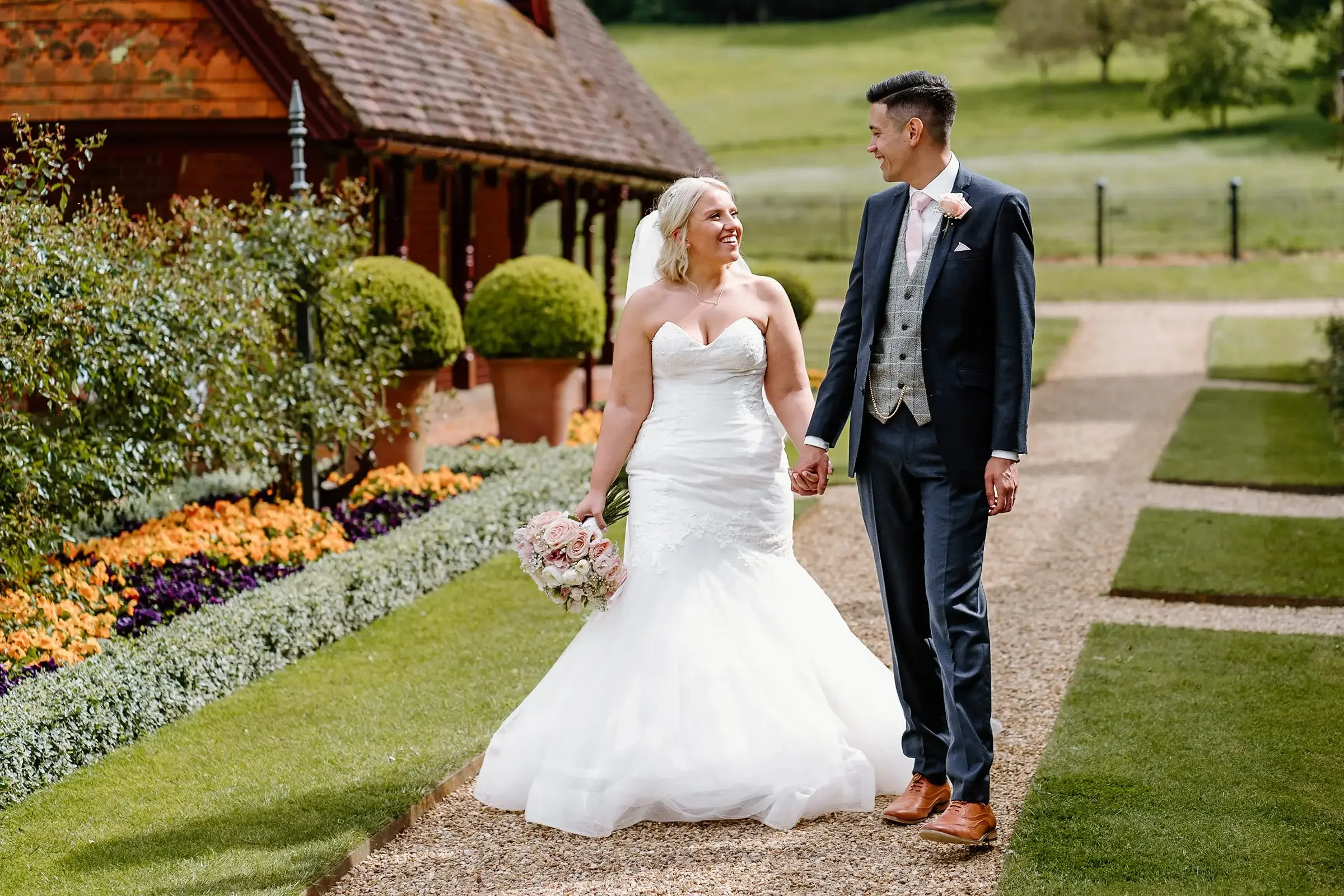 Wedding Photographer Waddesdon Buckinghamshire053.webp